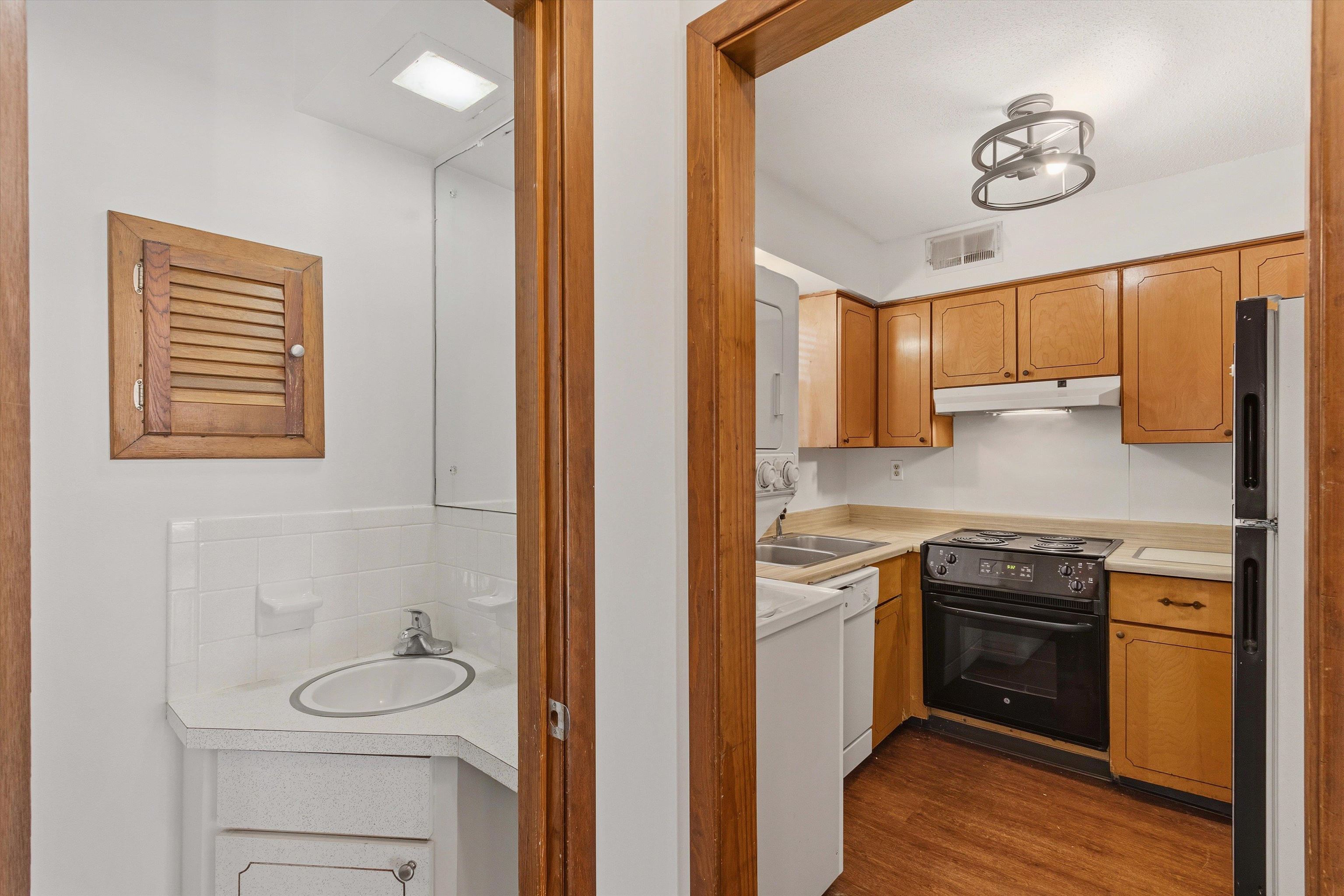 207 S Idlewild St Property Photo 15