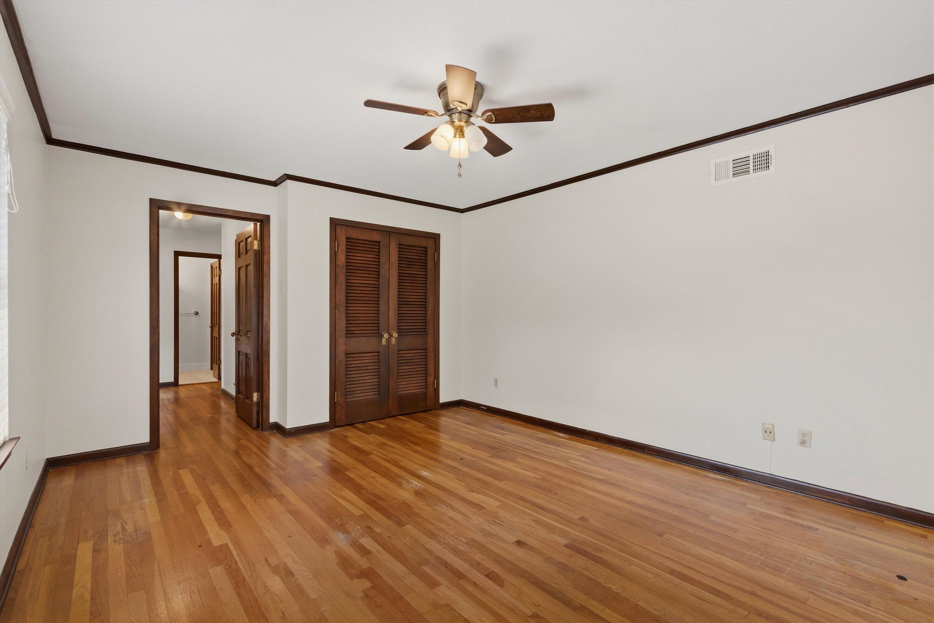 207 S Idlewild St Property Photo 16