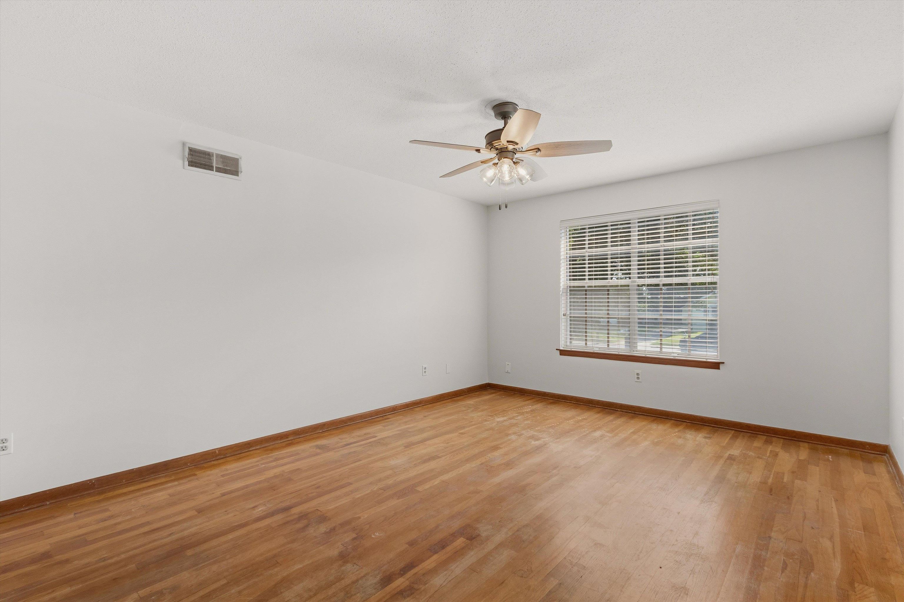 207 S Idlewild St Property Photo 28