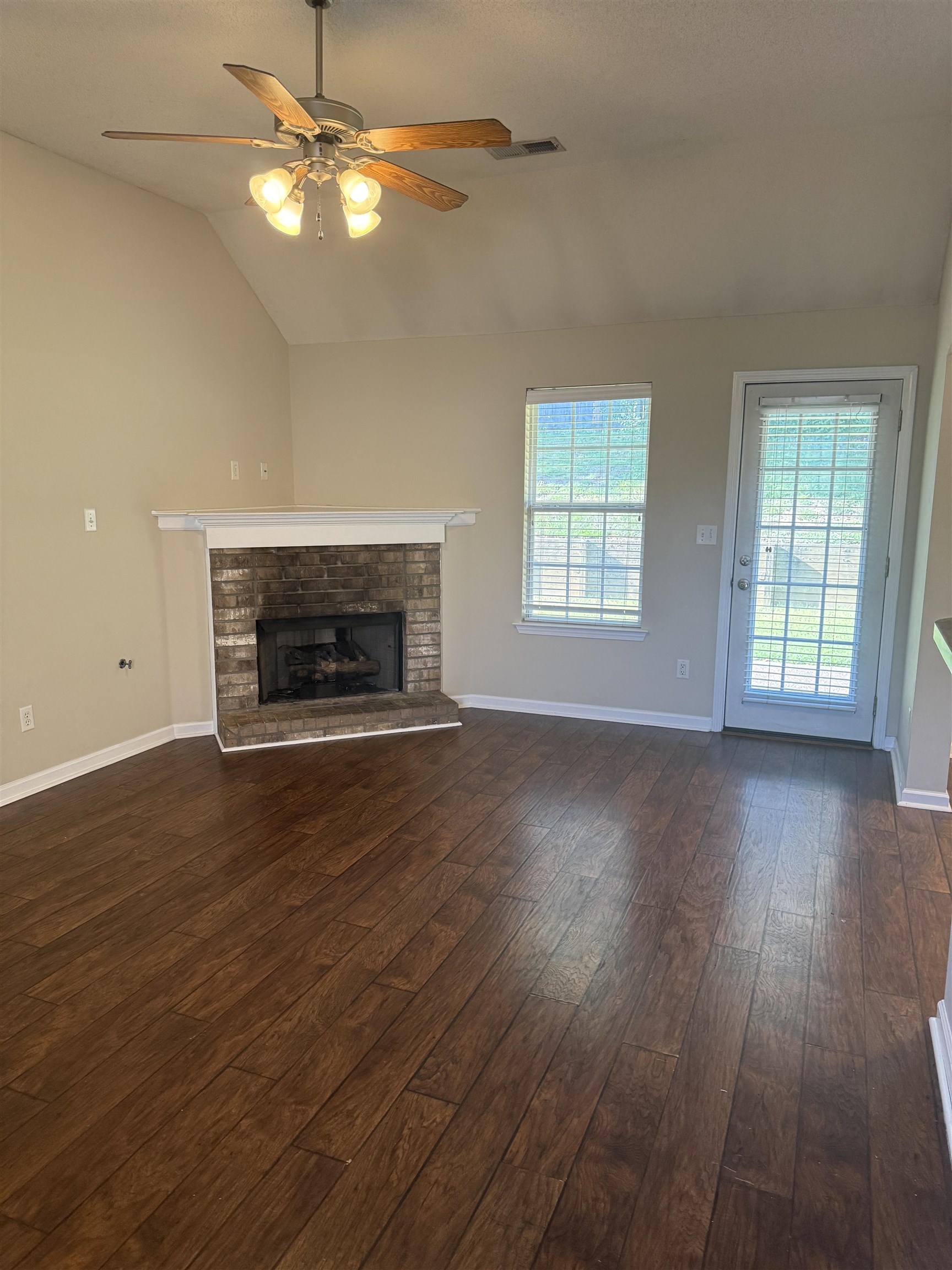 10389 Redmond Dr Property Photo 10