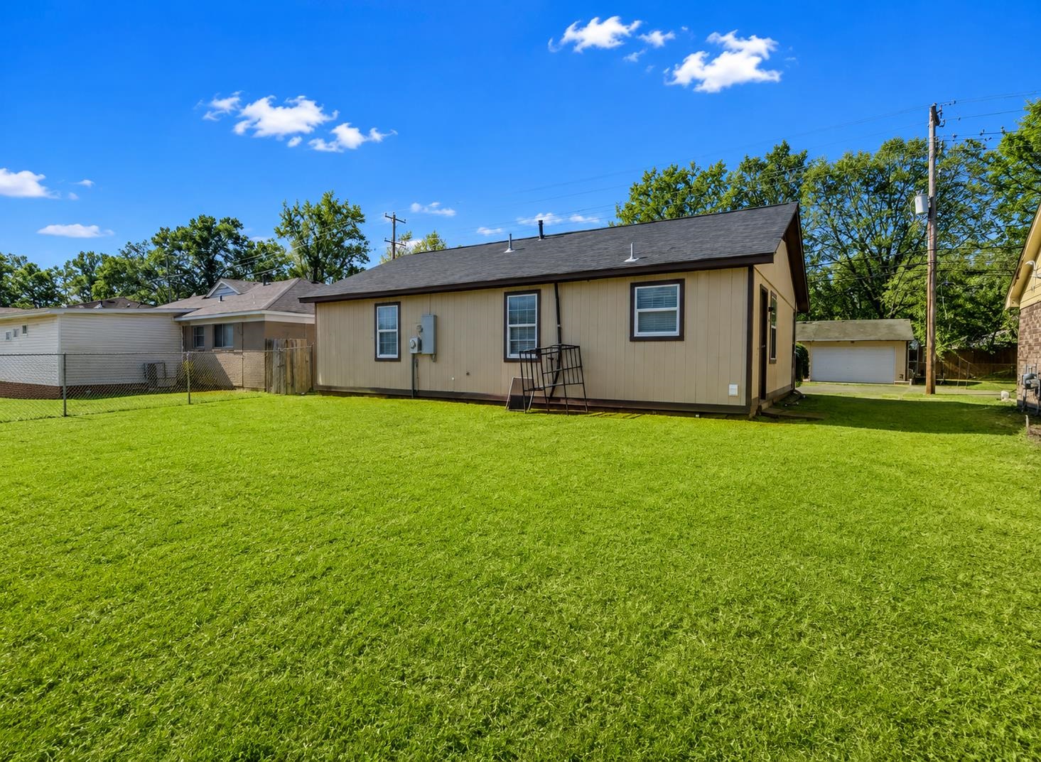 4710 Hillbrook Rd Property Photo 2