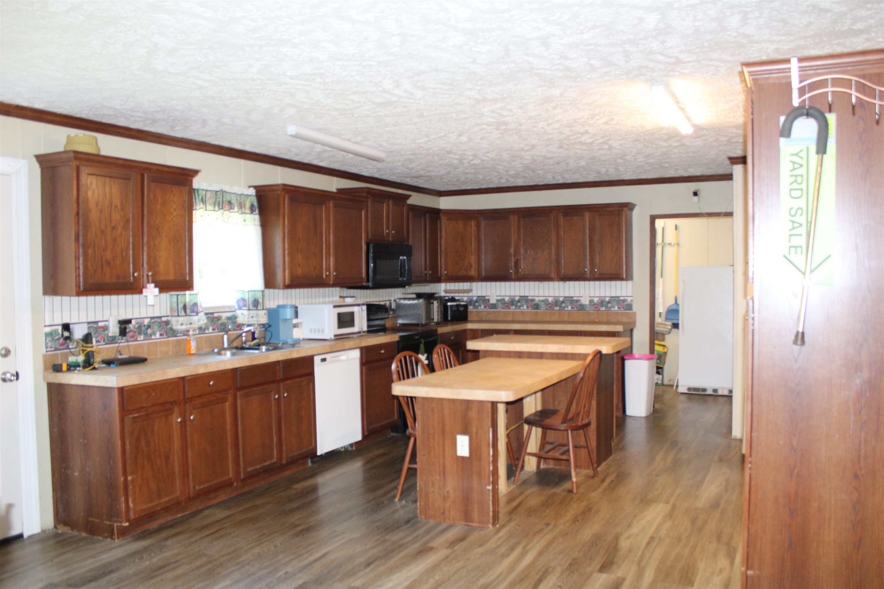 1036 Huffman Rd Property Photo 5