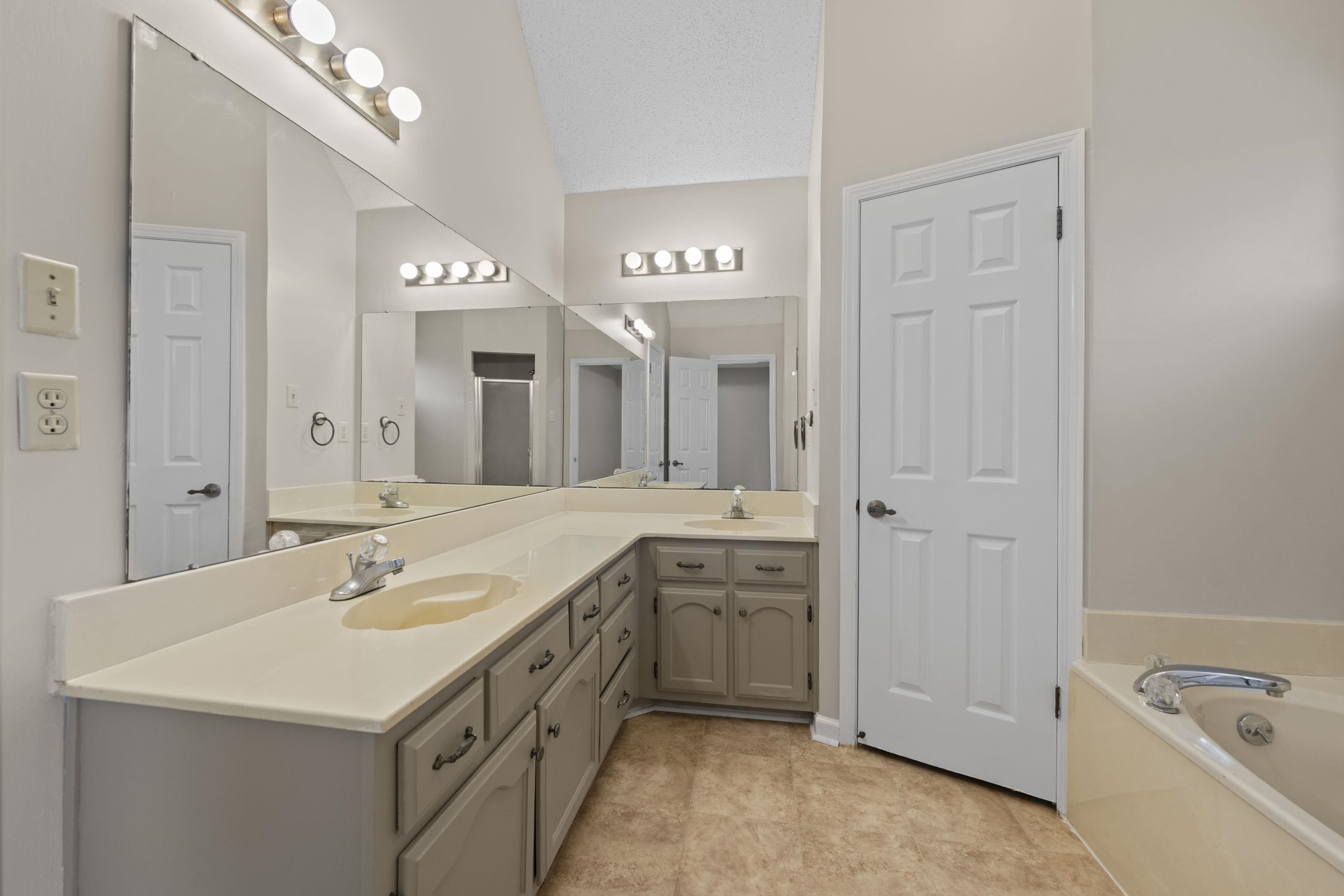 5916 Rensslaer Dr Property Photo 14