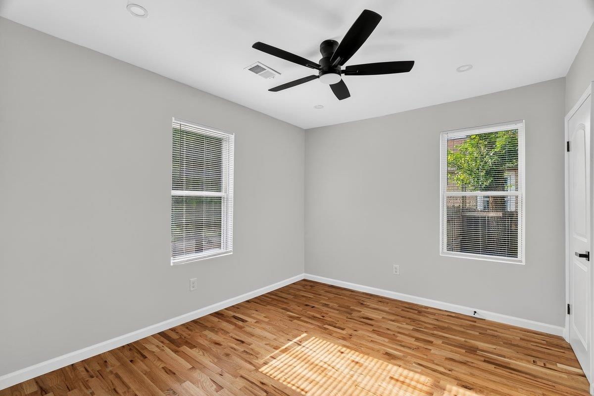 1047 Maria St Property Photo 11