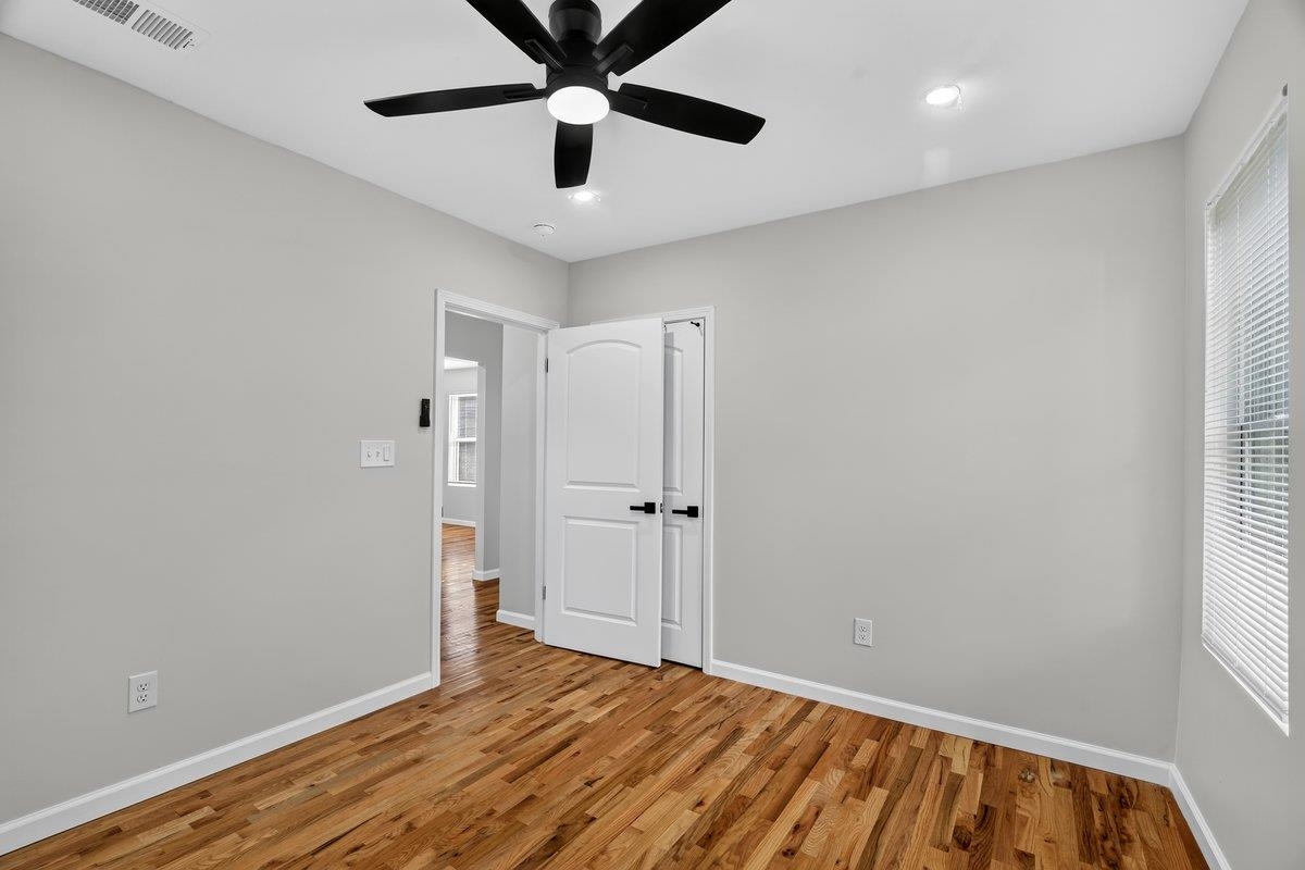 1047 Maria St Property Photo 15