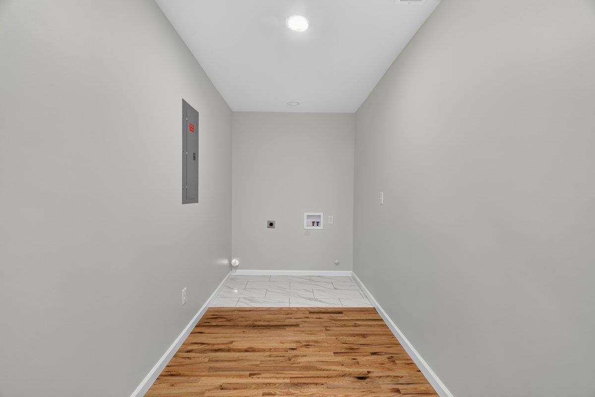 1047 Maria St Property Photo 16