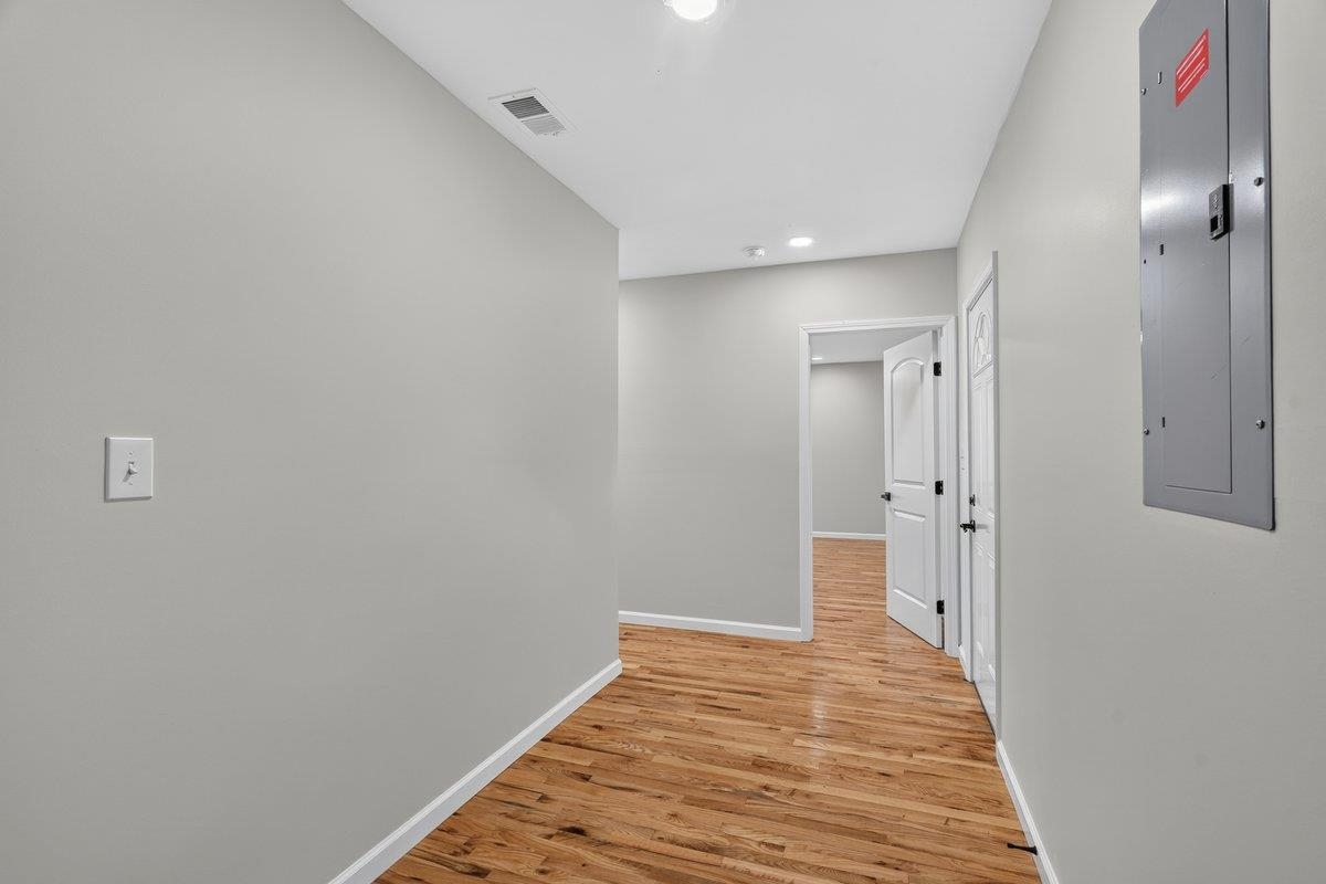 1047 Maria St Property Photo 17