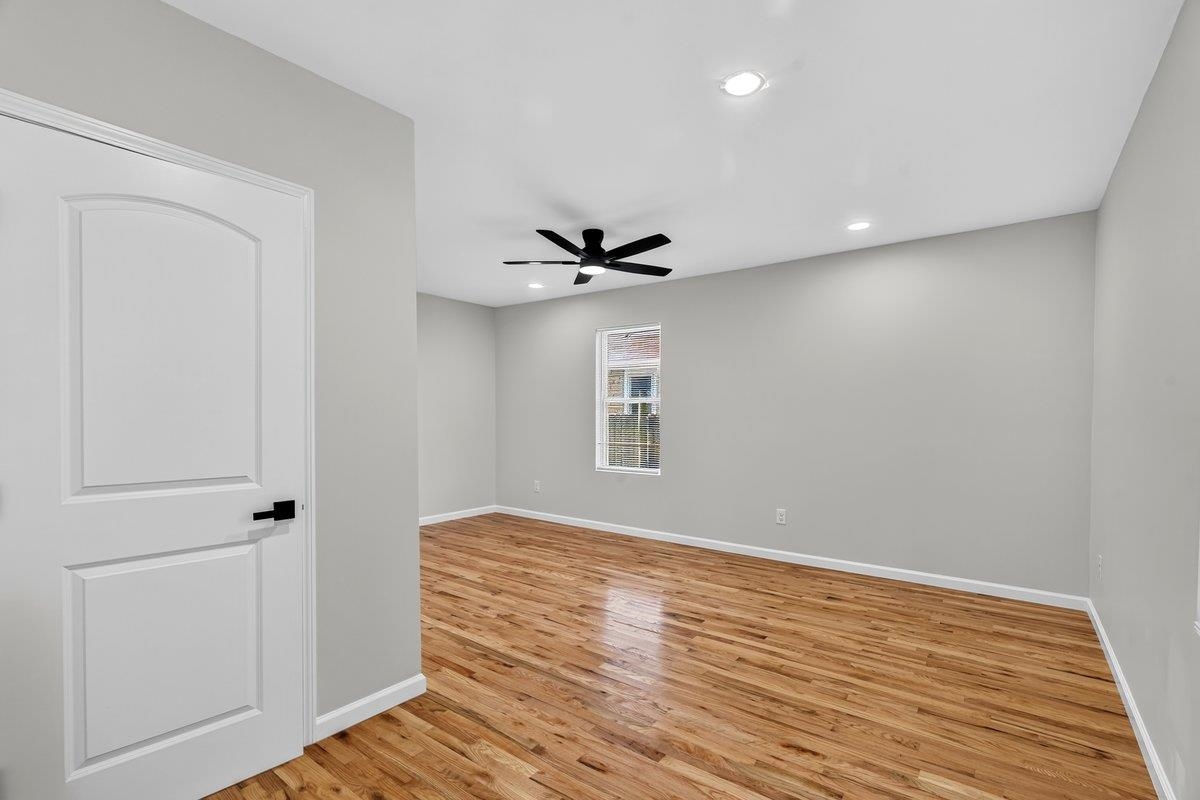 1047 Maria St Property Photo 18