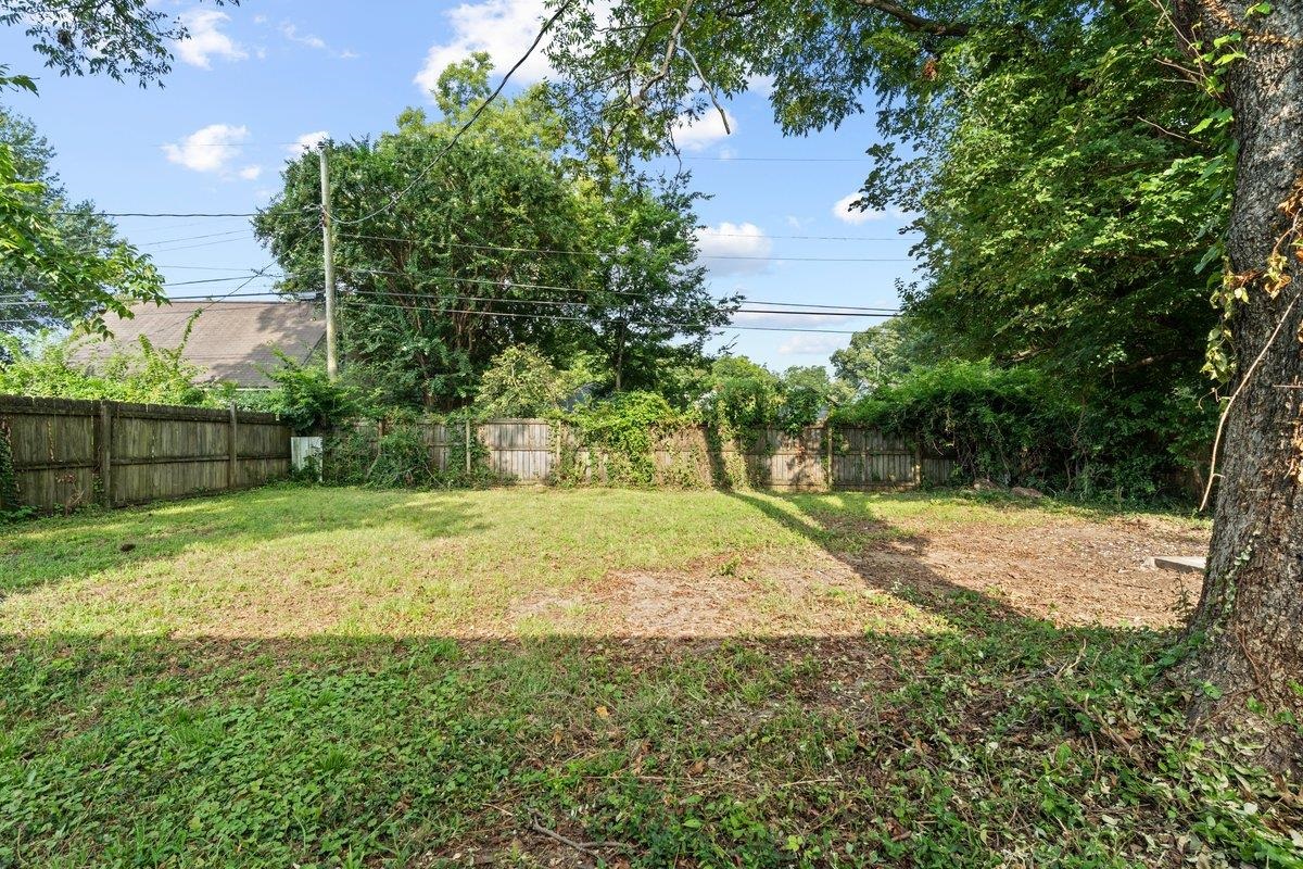 1047 Maria St Property Photo 22