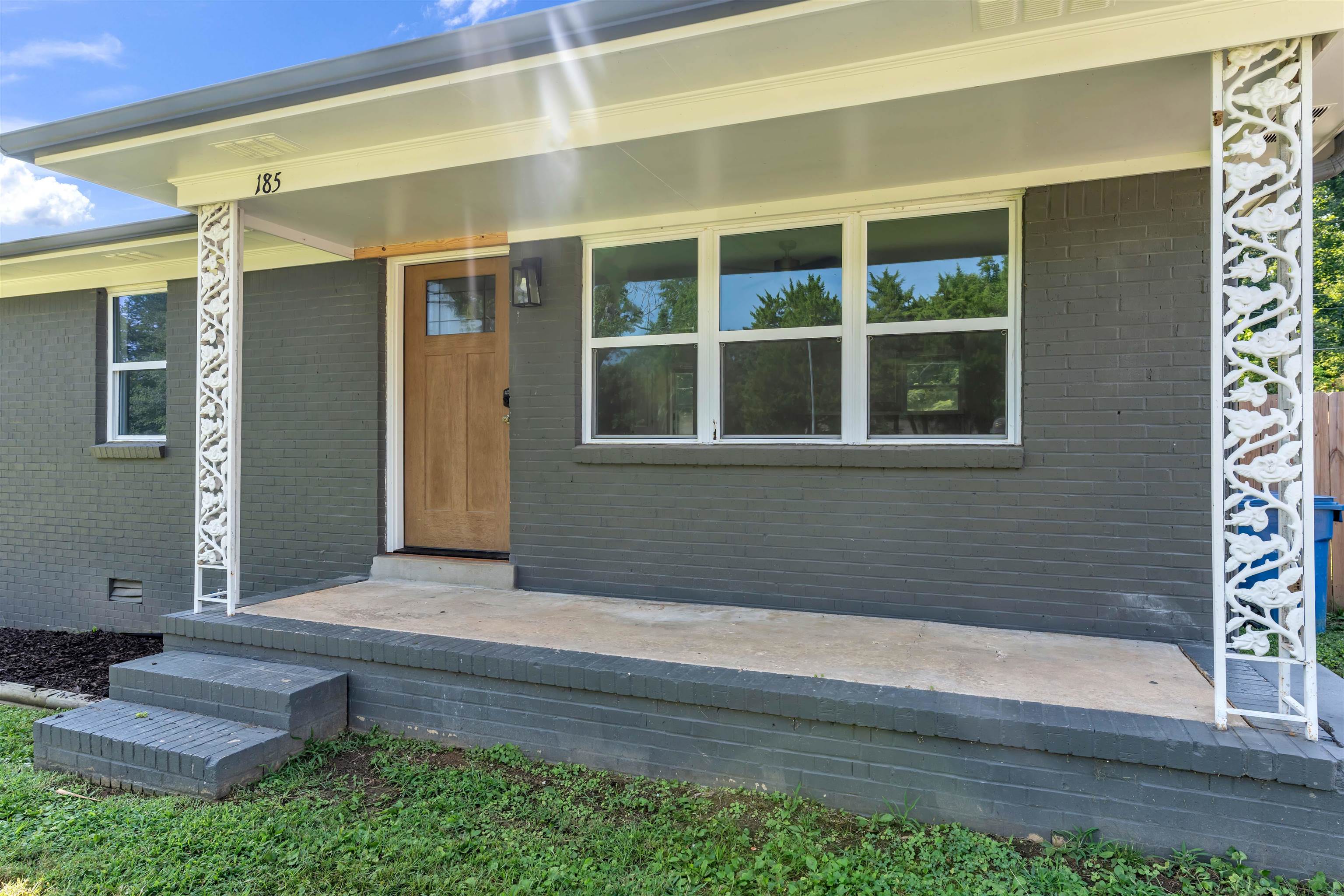 185 Henry Dr Property Photo 3