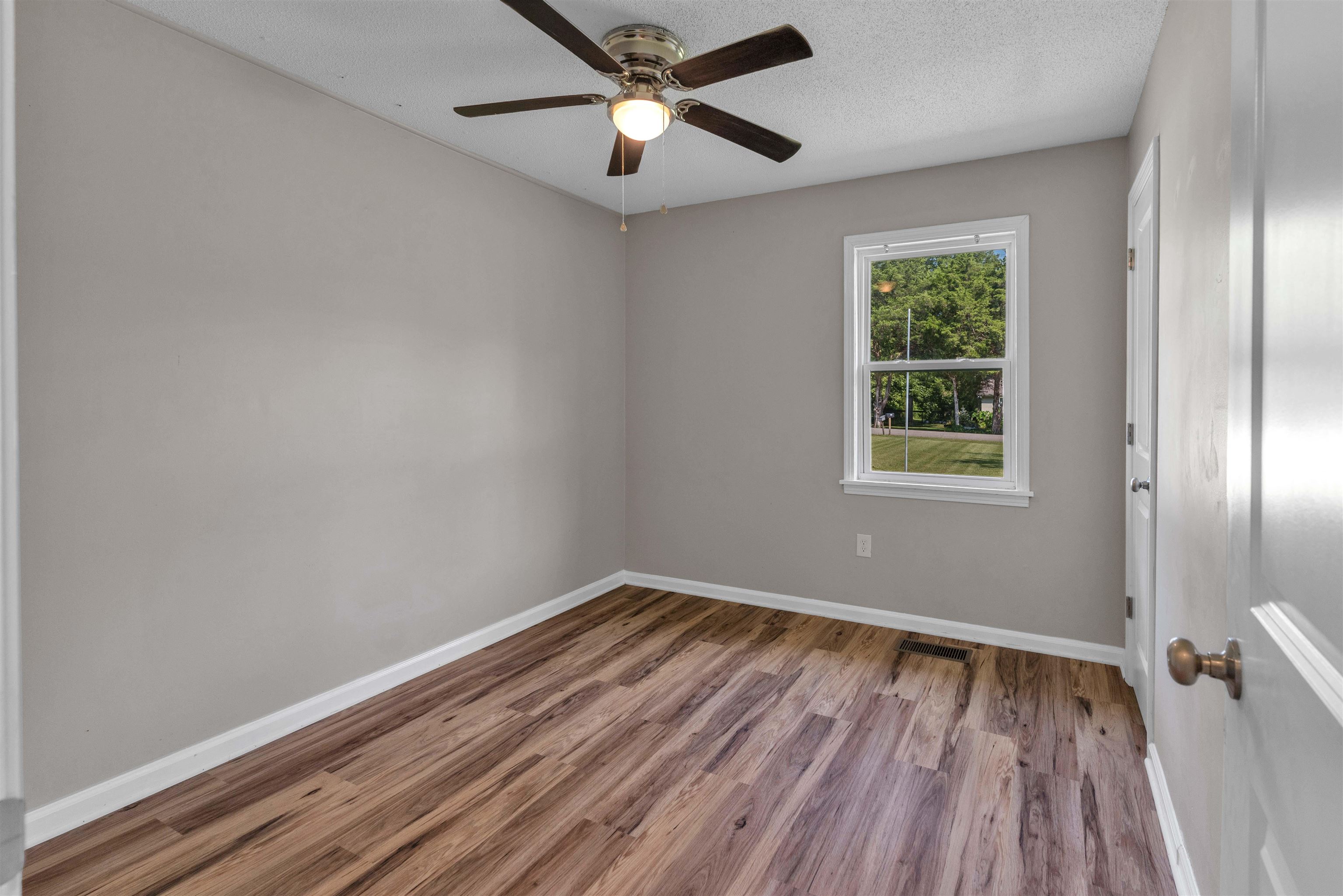 185 Henry Dr Property Photo 11