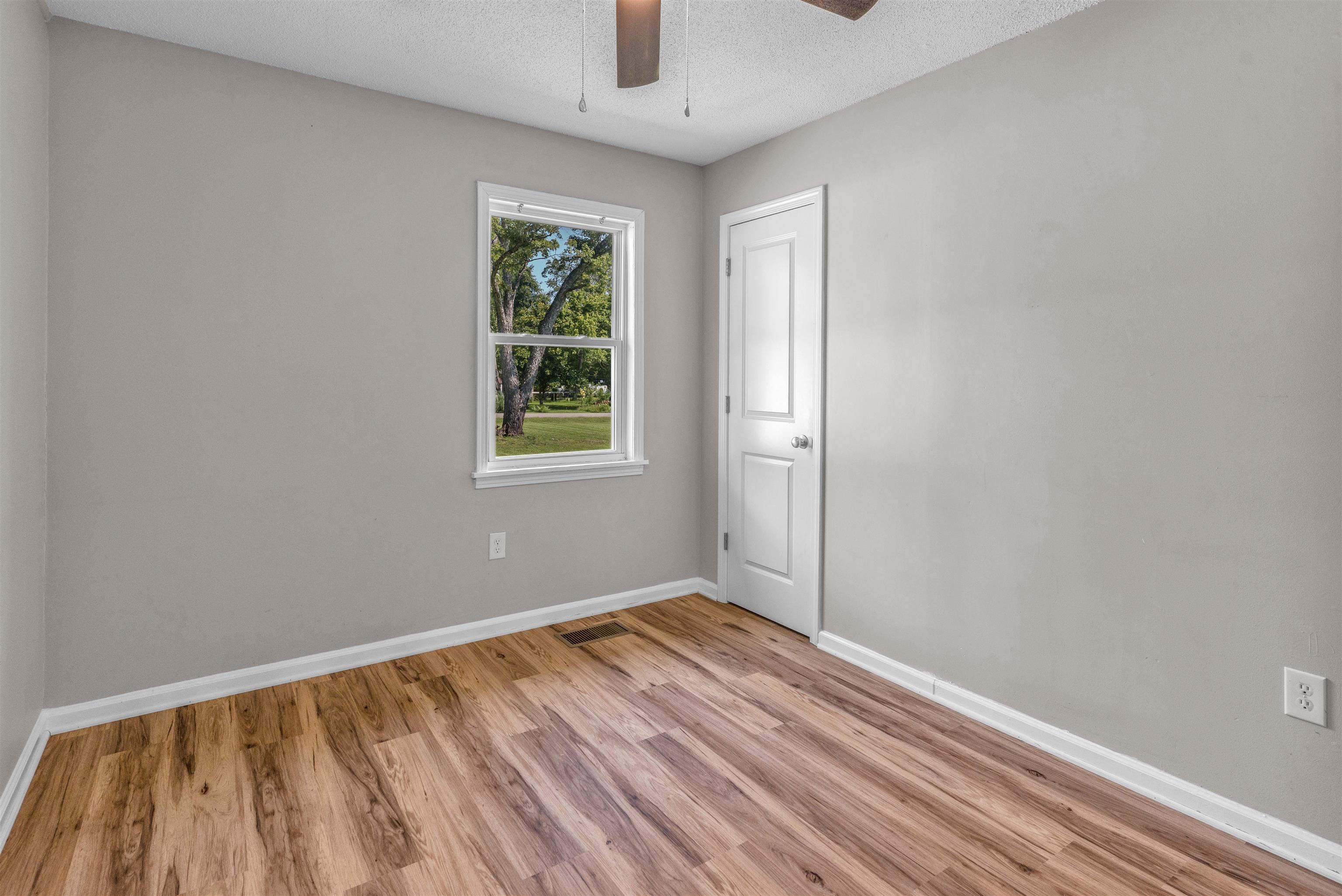 185 Henry Dr Property Photo 12