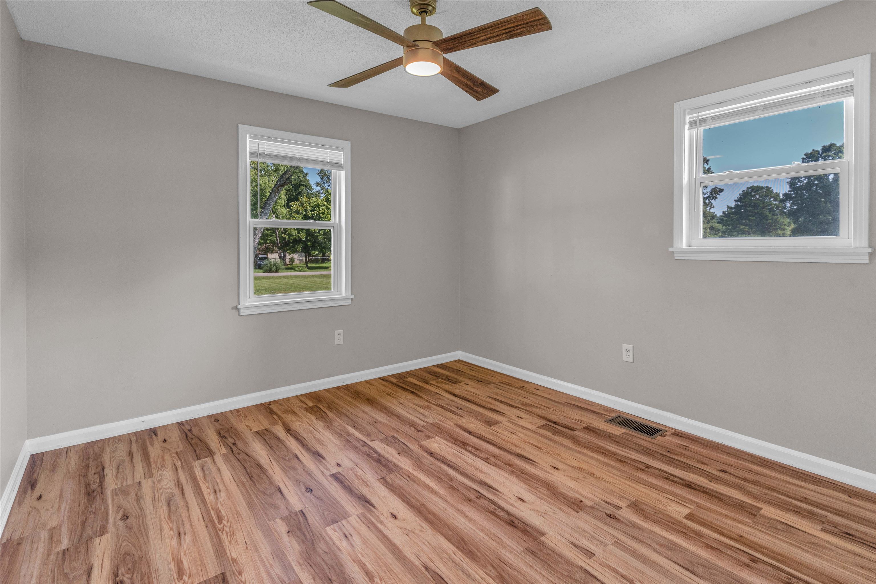 185 Henry Dr Property Photo 15