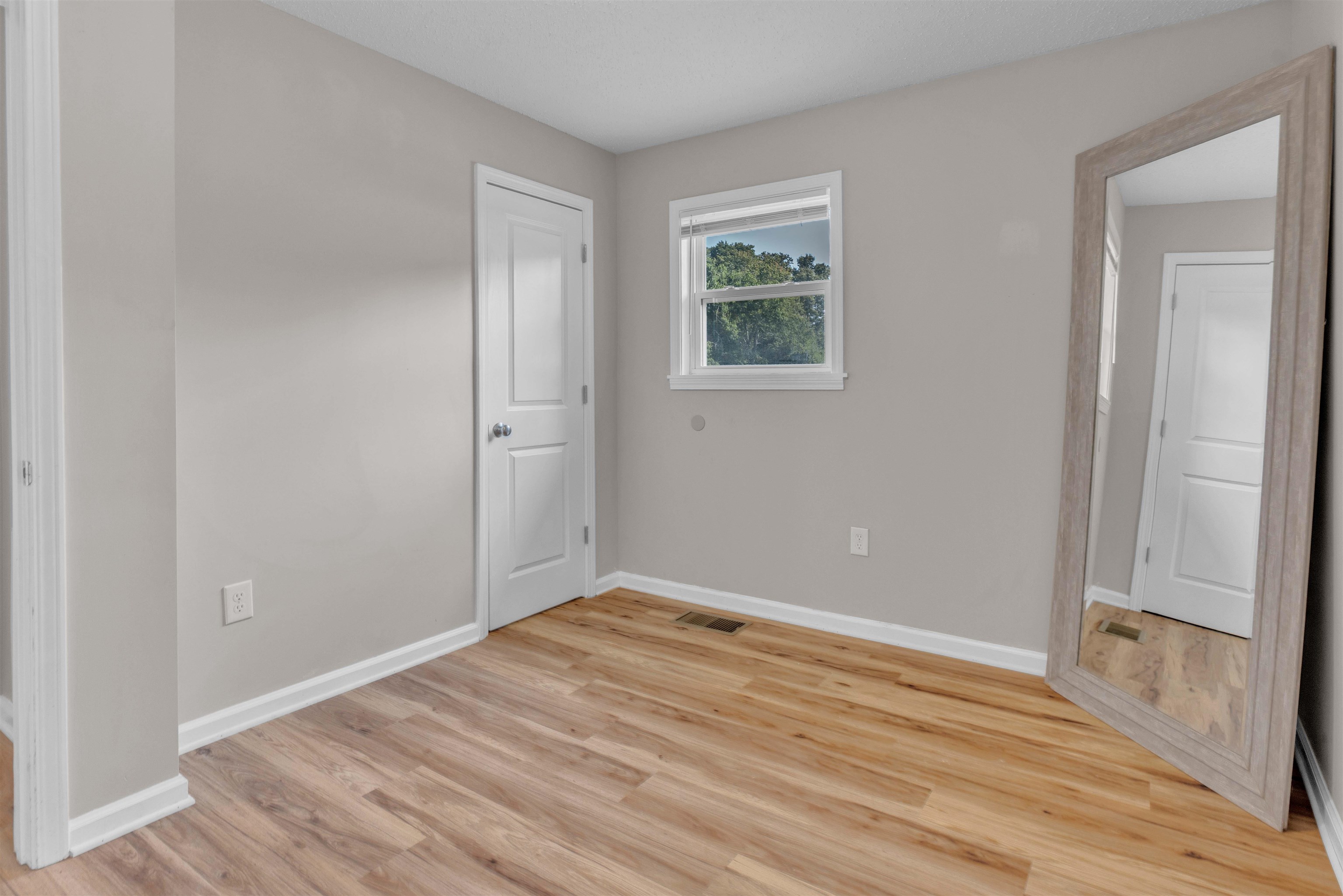 185 Henry Dr Property Photo 18