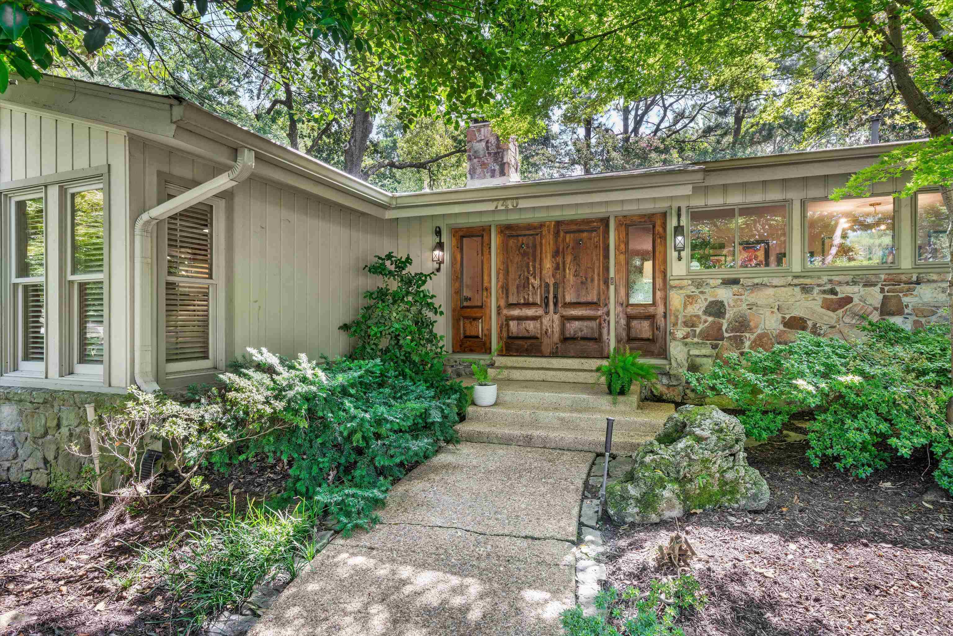740 Sweetbrier Rd Property Photo 1