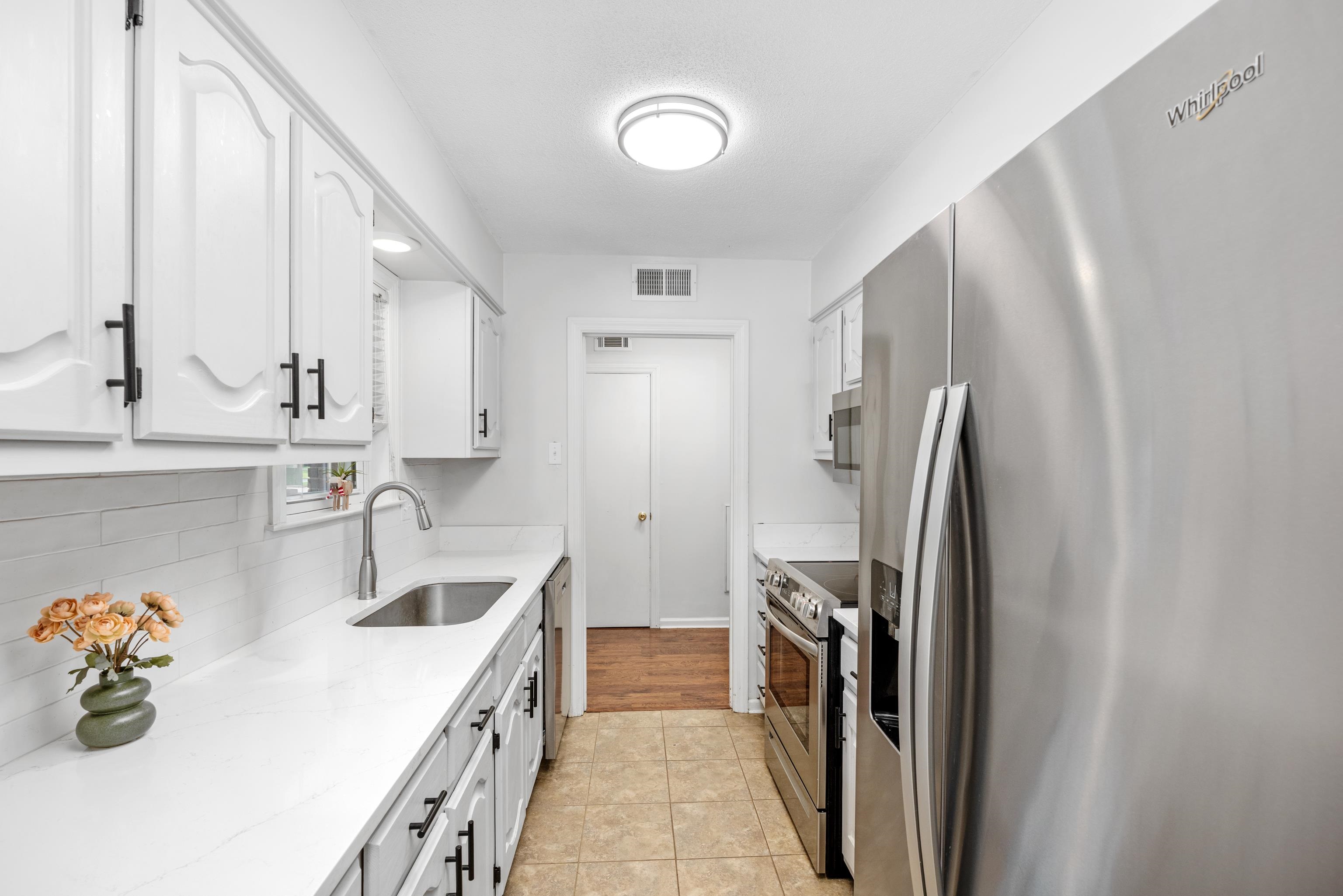 7052 Dawnhill Rd Property Photo 15