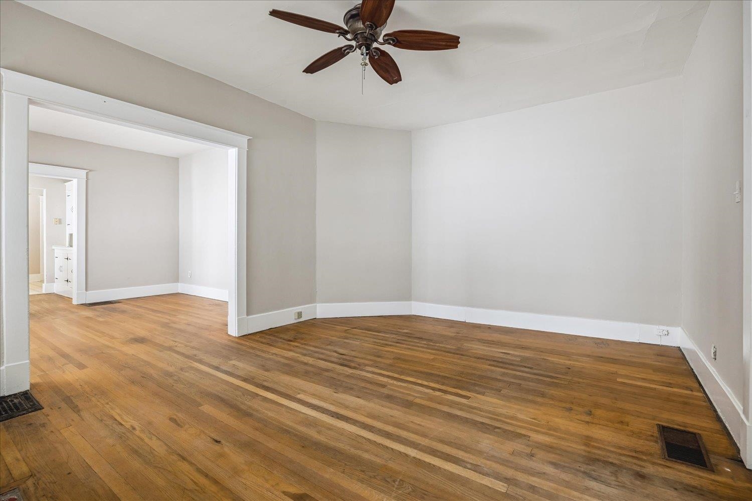 1468 Faxon Ave Property Photo 5
