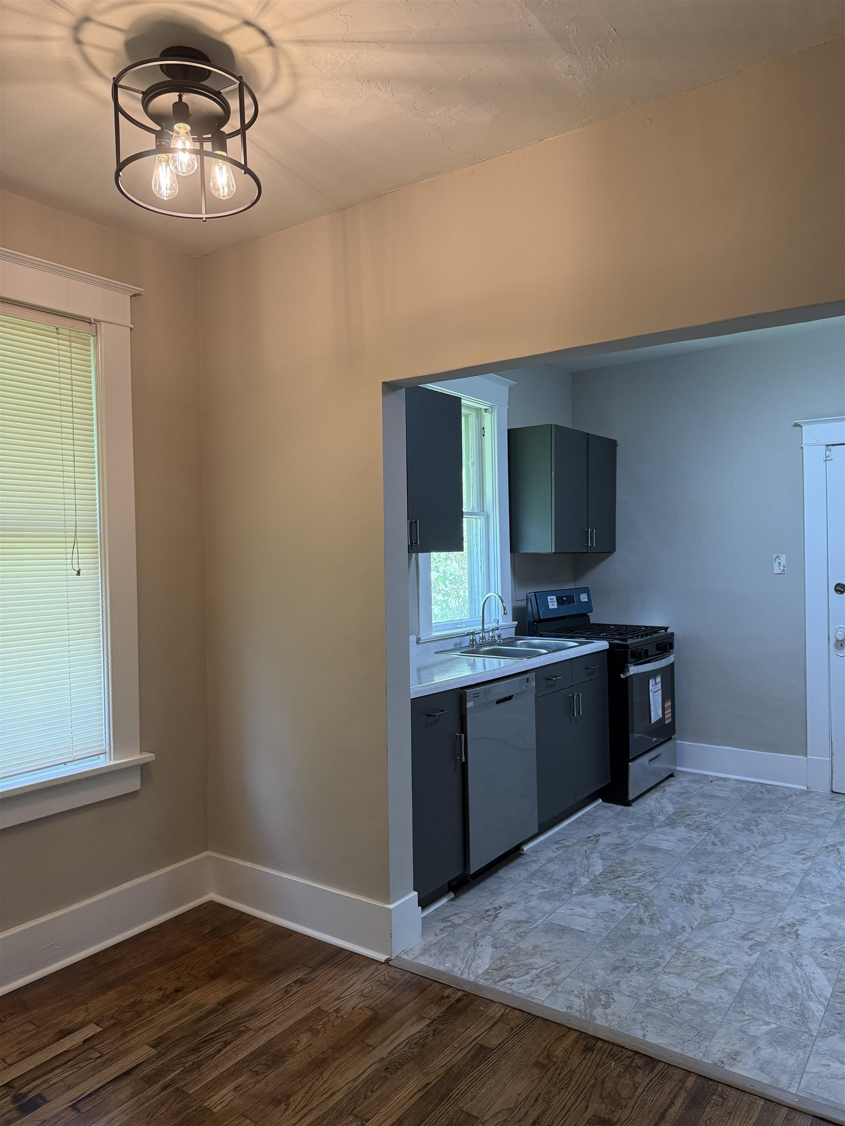 1468 Faxon Ave Property Photo 14