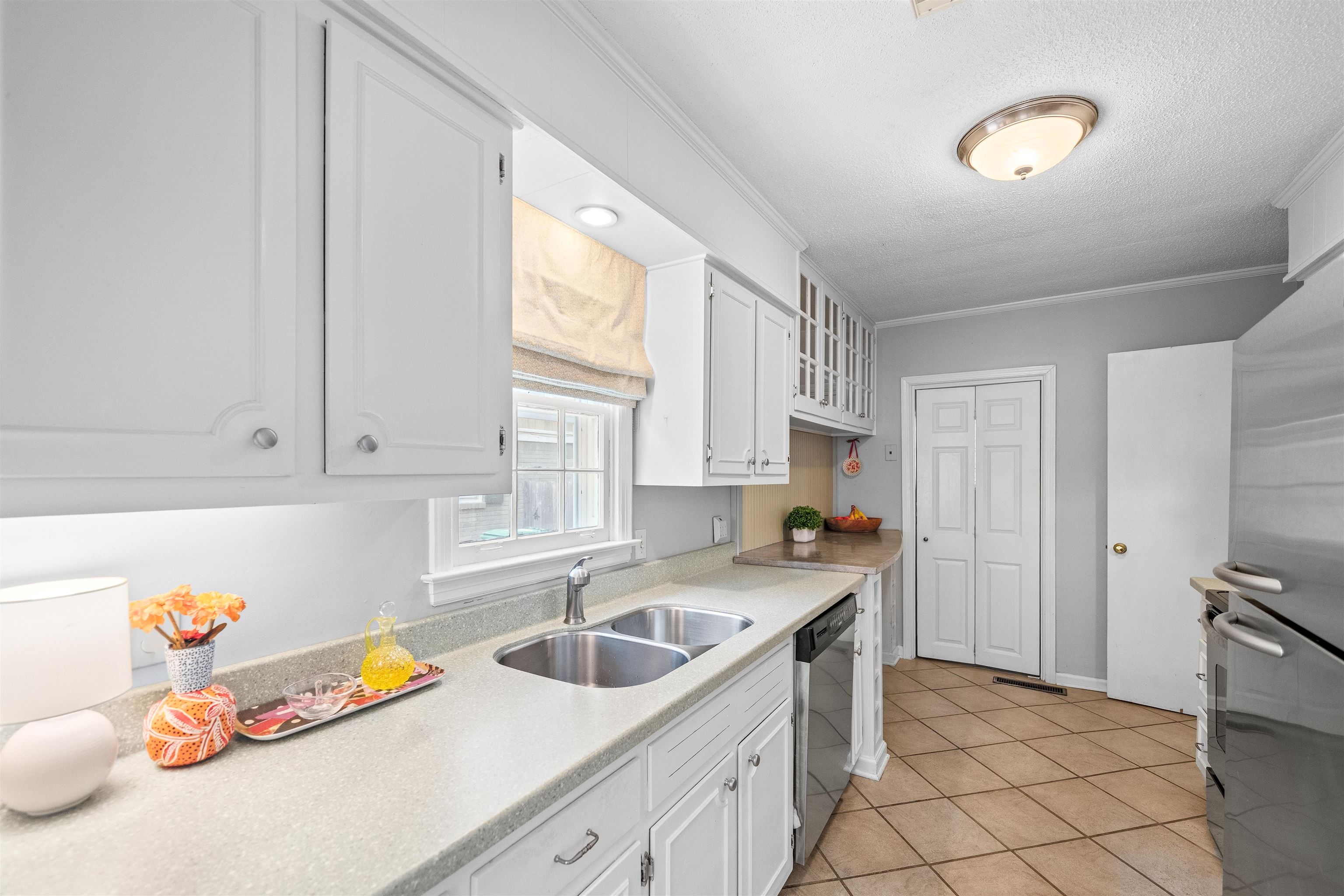 3582 Southwood Ave Property Photo 13