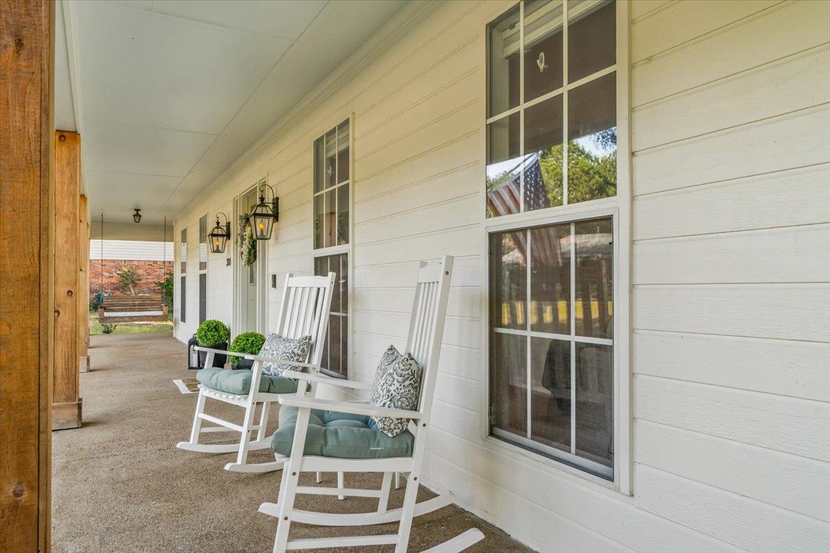 300 Rutledge St Property Photo 8