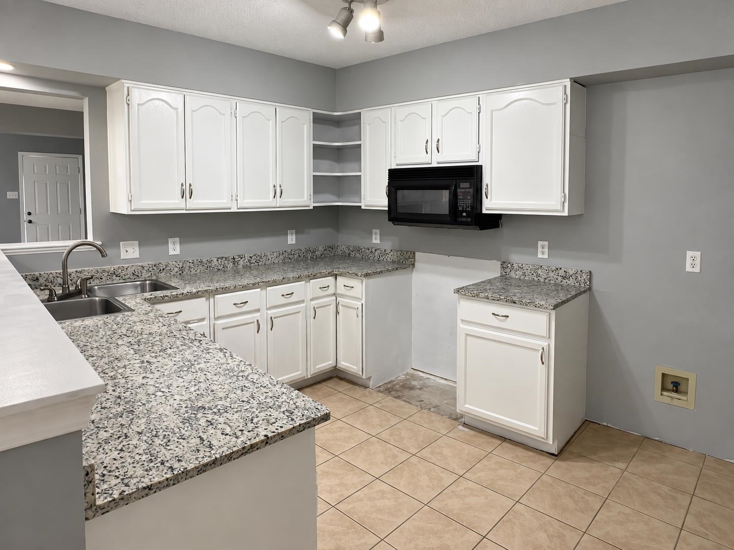 1670 Old Mill Stream Dr Property Photo 3