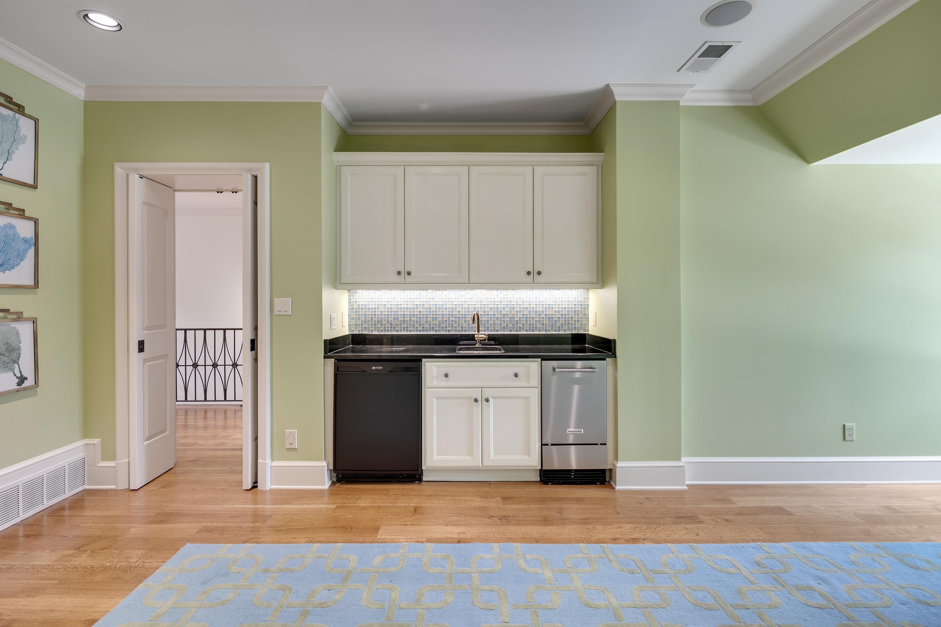 6175 Chapelle Cir E Property Photo 25