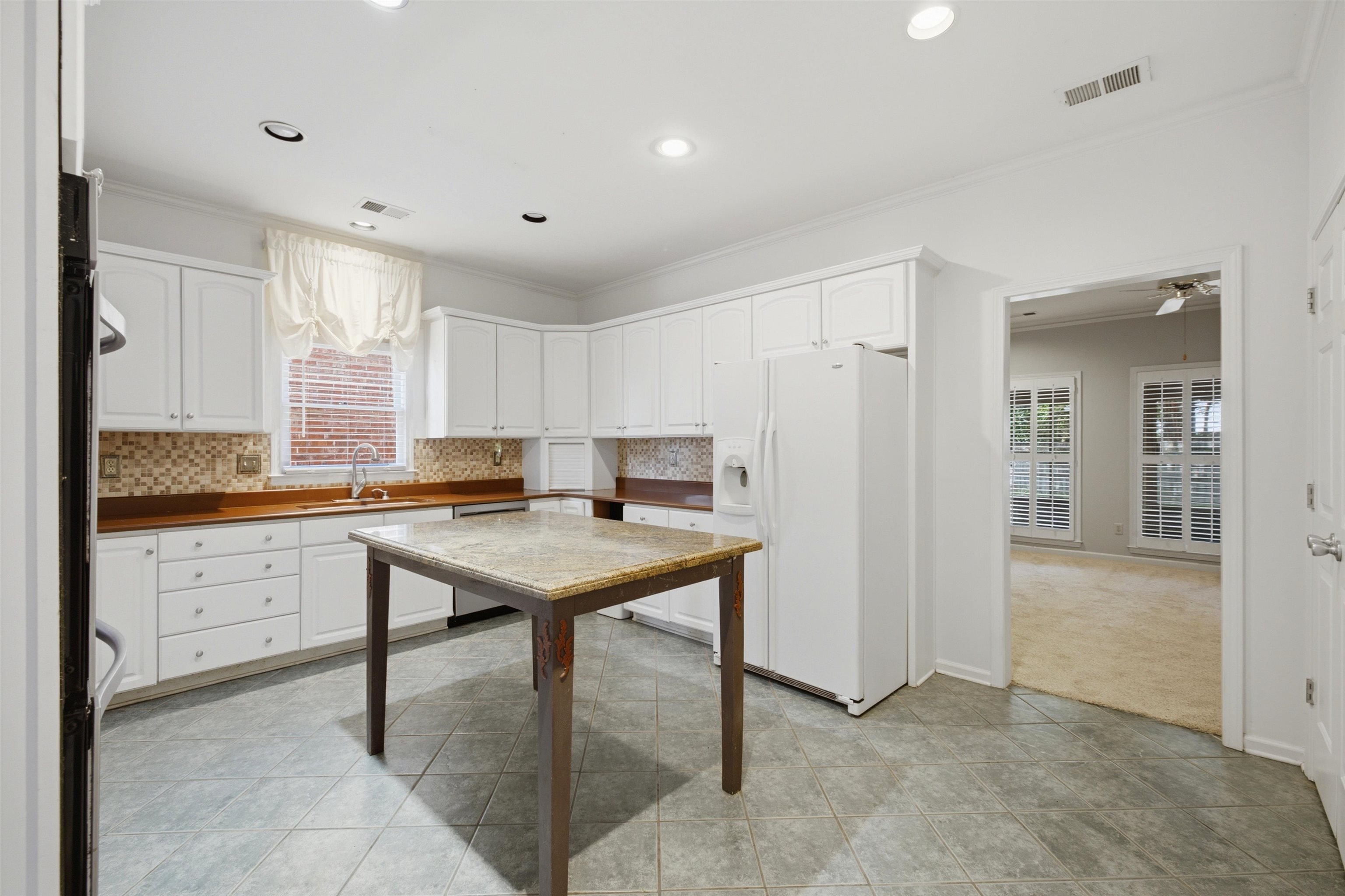 1080 Mirror Lake Ln Property Photo 8