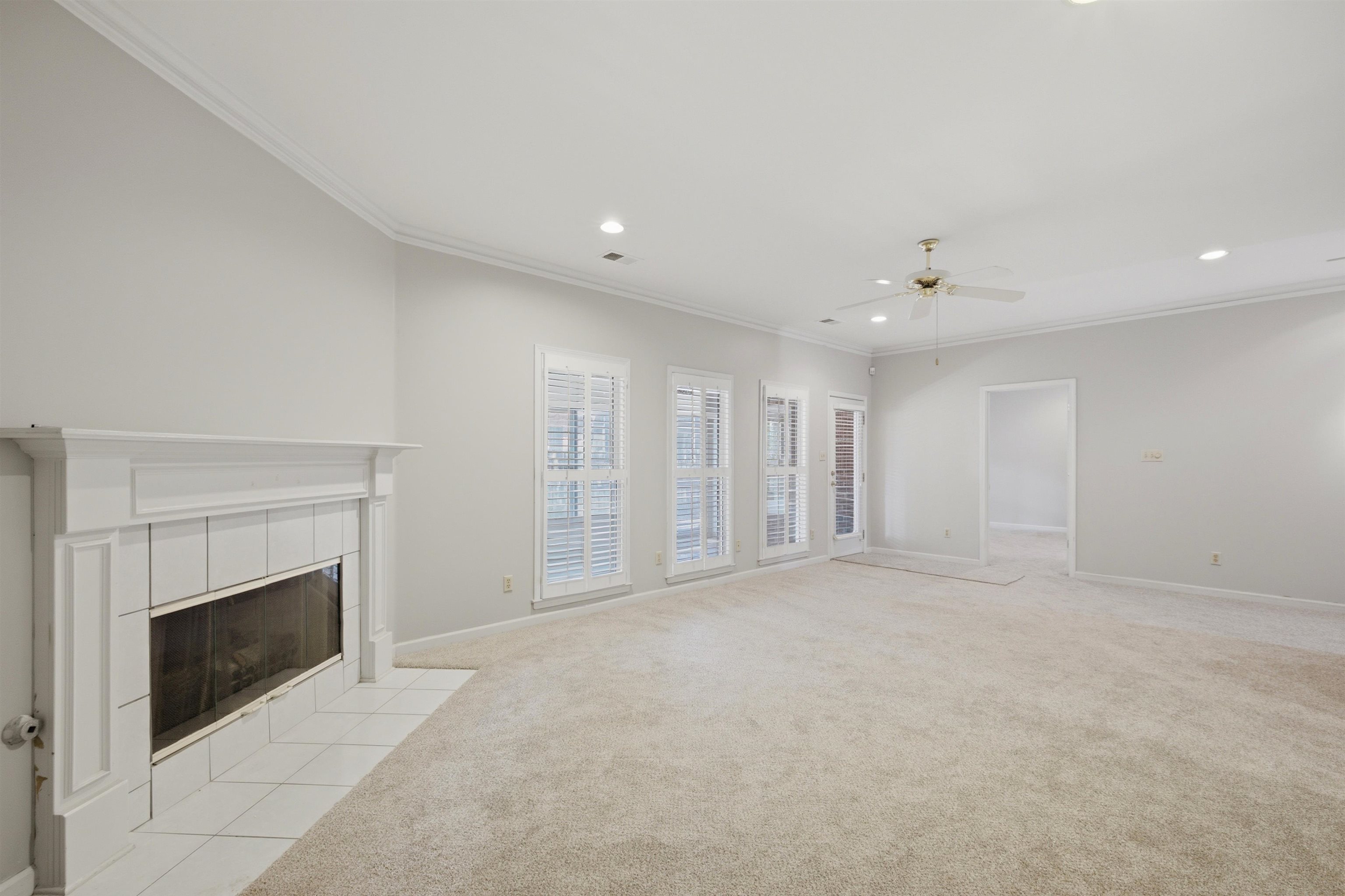 1080 Mirror Lake Ln Property Photo 11