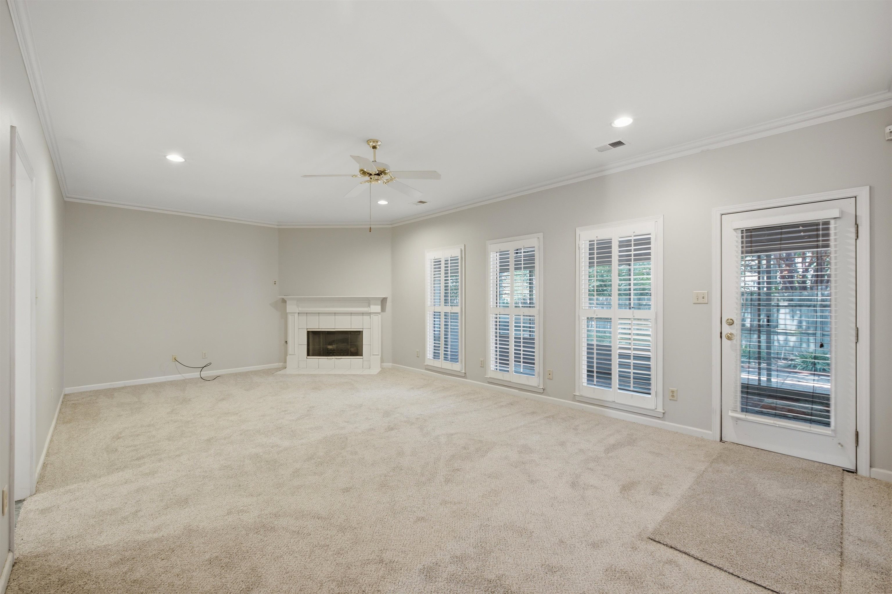 1080 Mirror Lake Ln Property Photo 12