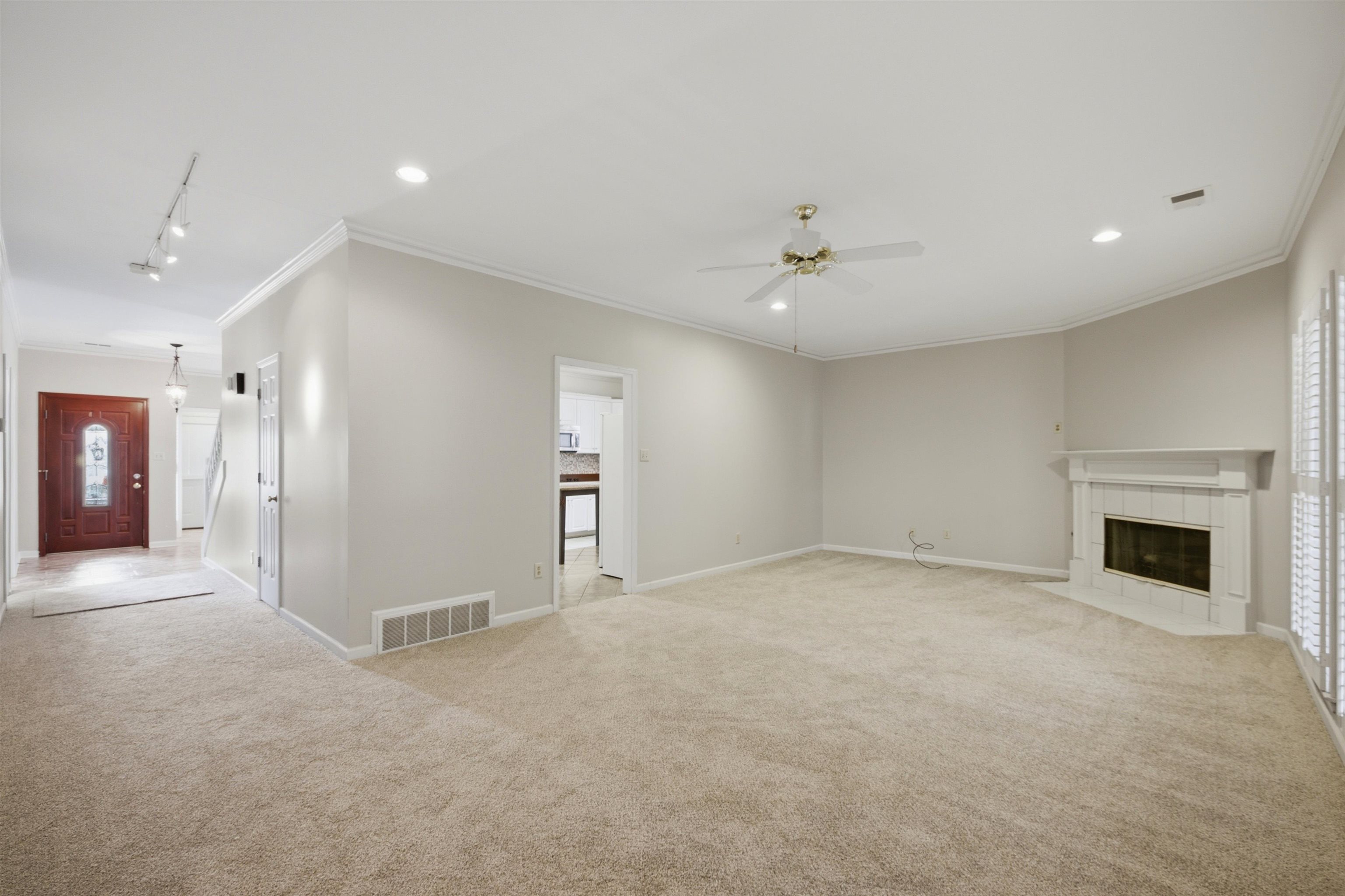 1080 Mirror Lake Ln Property Photo 13