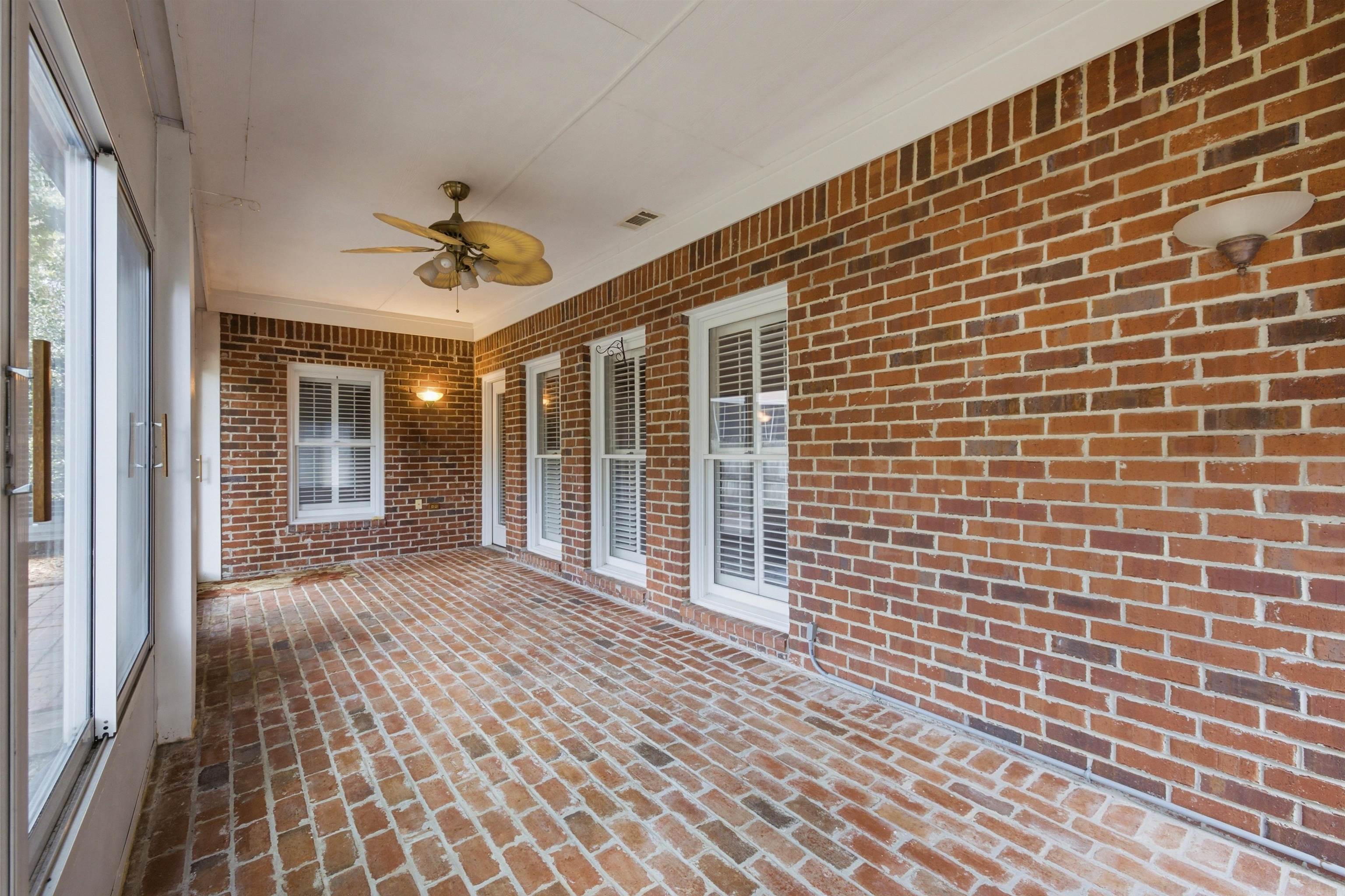 1080 Mirror Lake Ln Property Photo 30