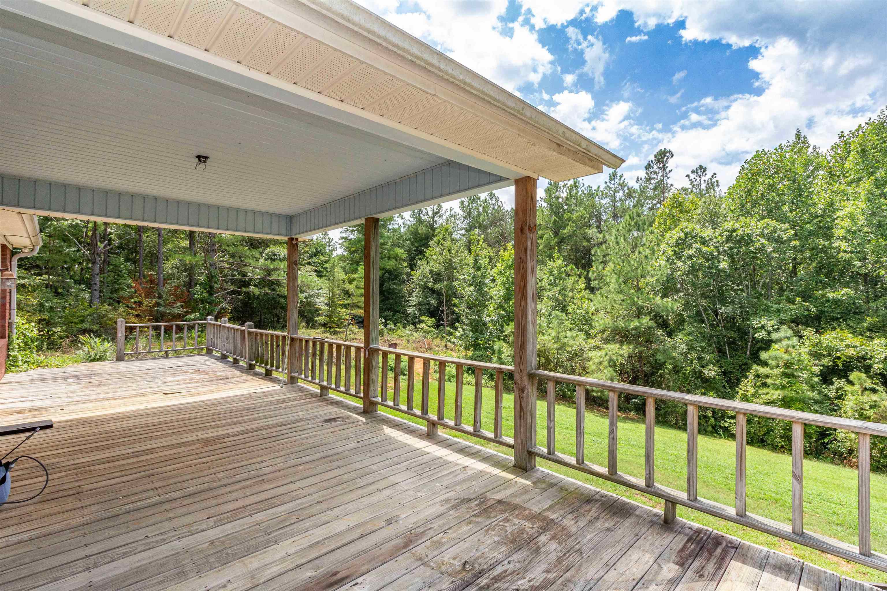550 Carlins Rd Property Photo 9