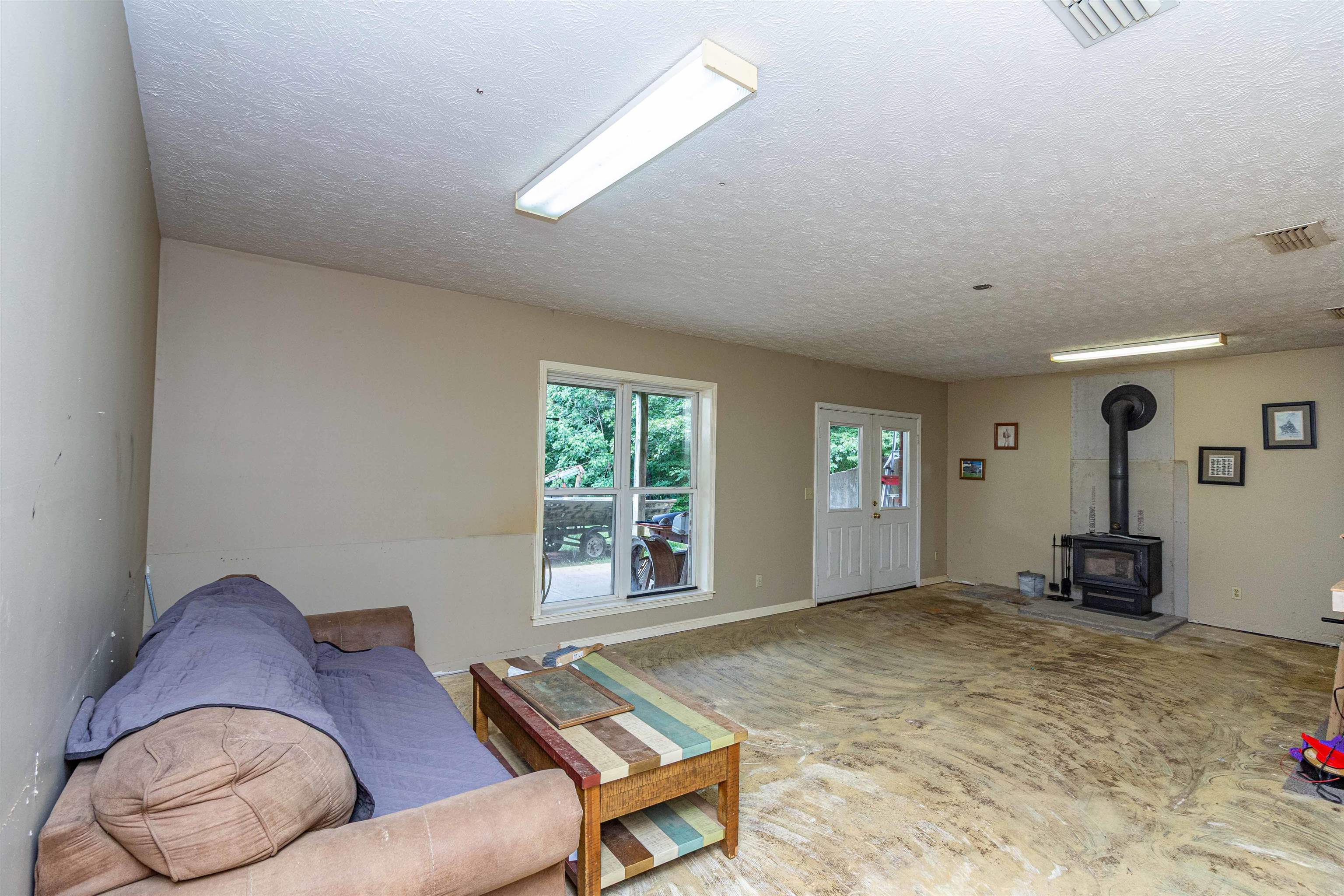 550 Carlins Rd Property Photo 10