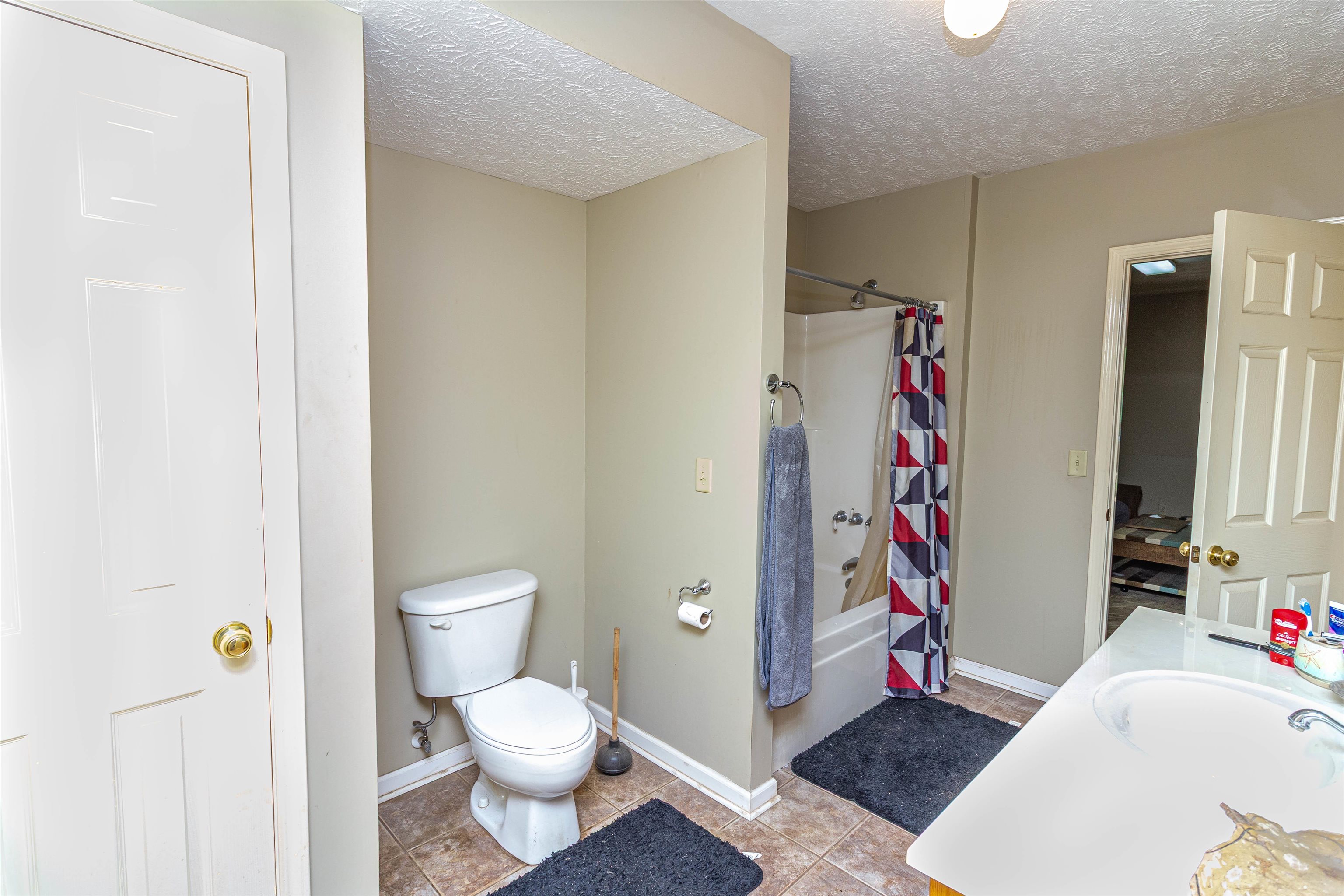 550 Carlins Rd Property Photo 13