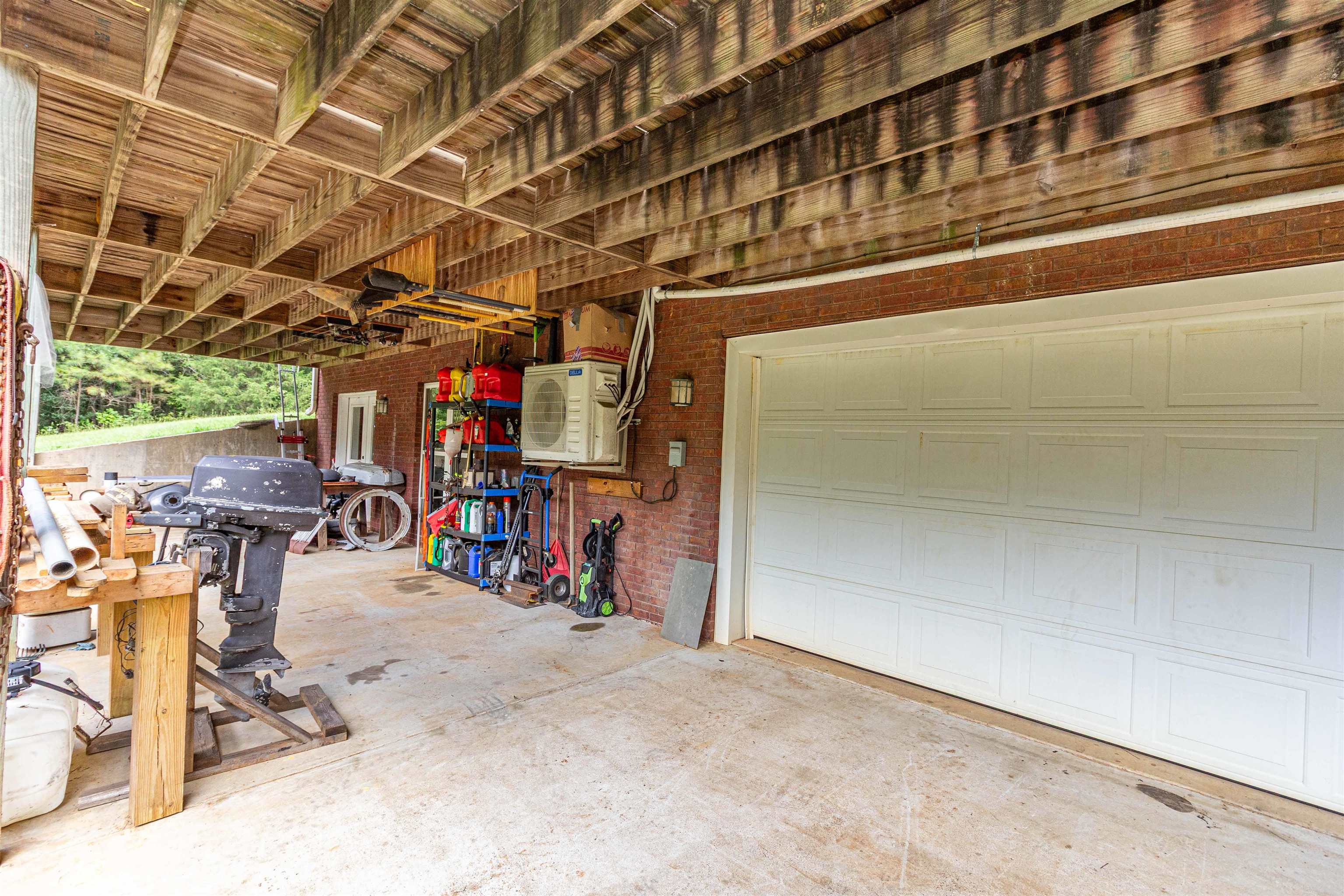 550 Carlins Rd Property Photo 15