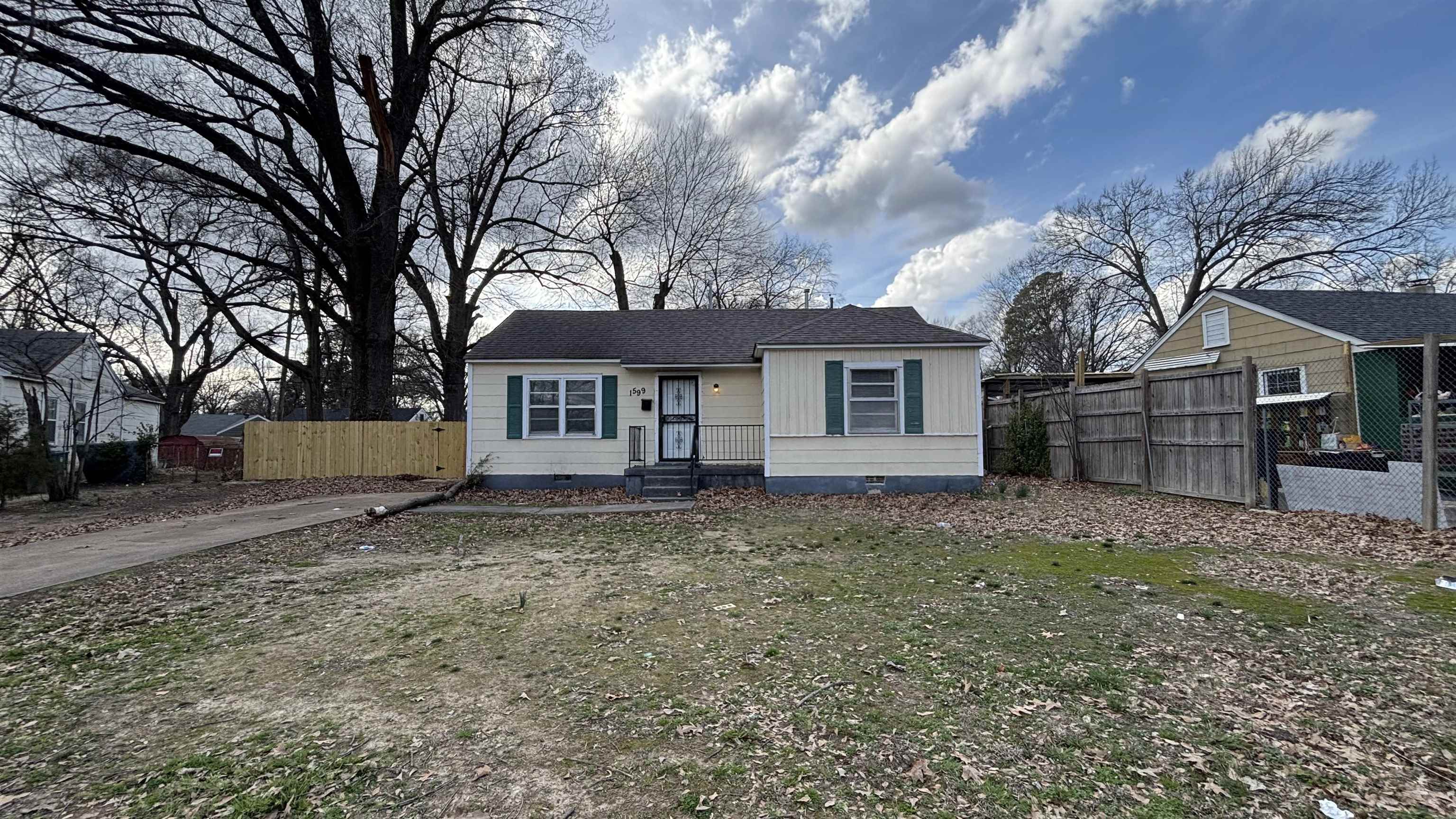 1599 Hope St Property Photo 1