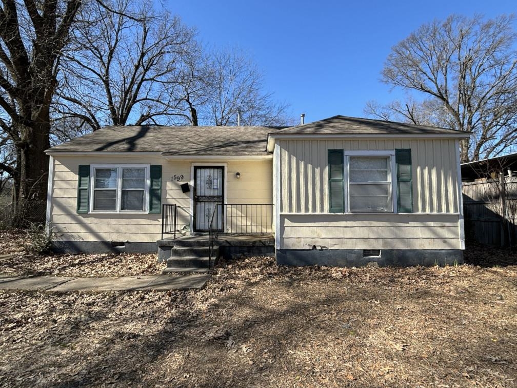 1599 Hope St Property Photo 2