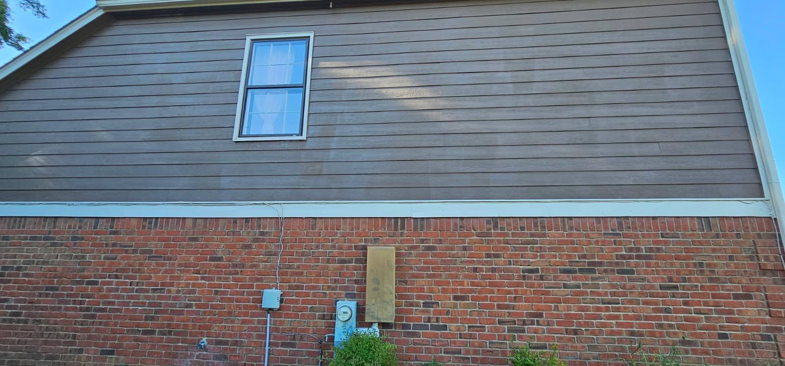 2033 Westbriar Dr Property Photo 2
