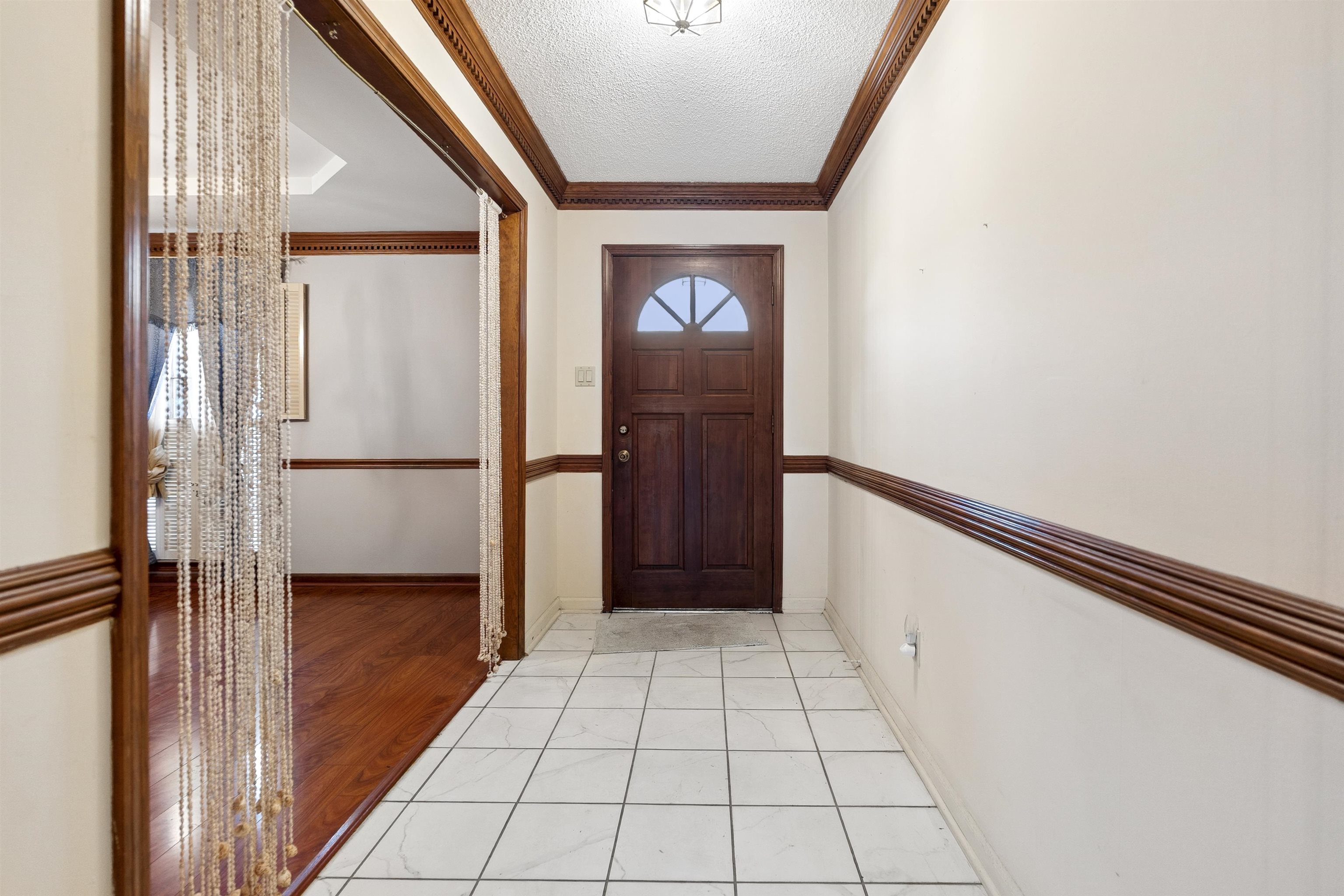 2033 Westbriar Dr Property Photo 8