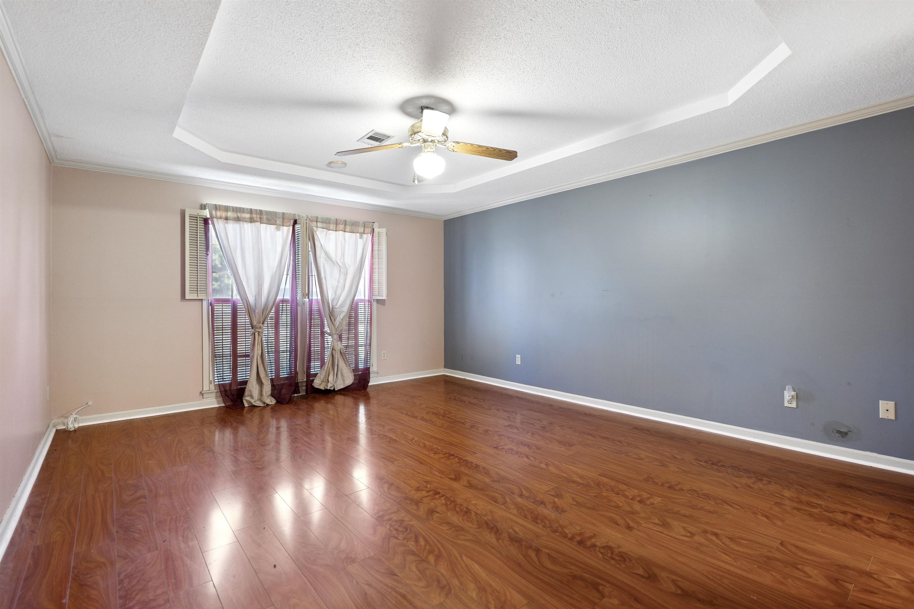 2033 Westbriar Dr Property Photo 9