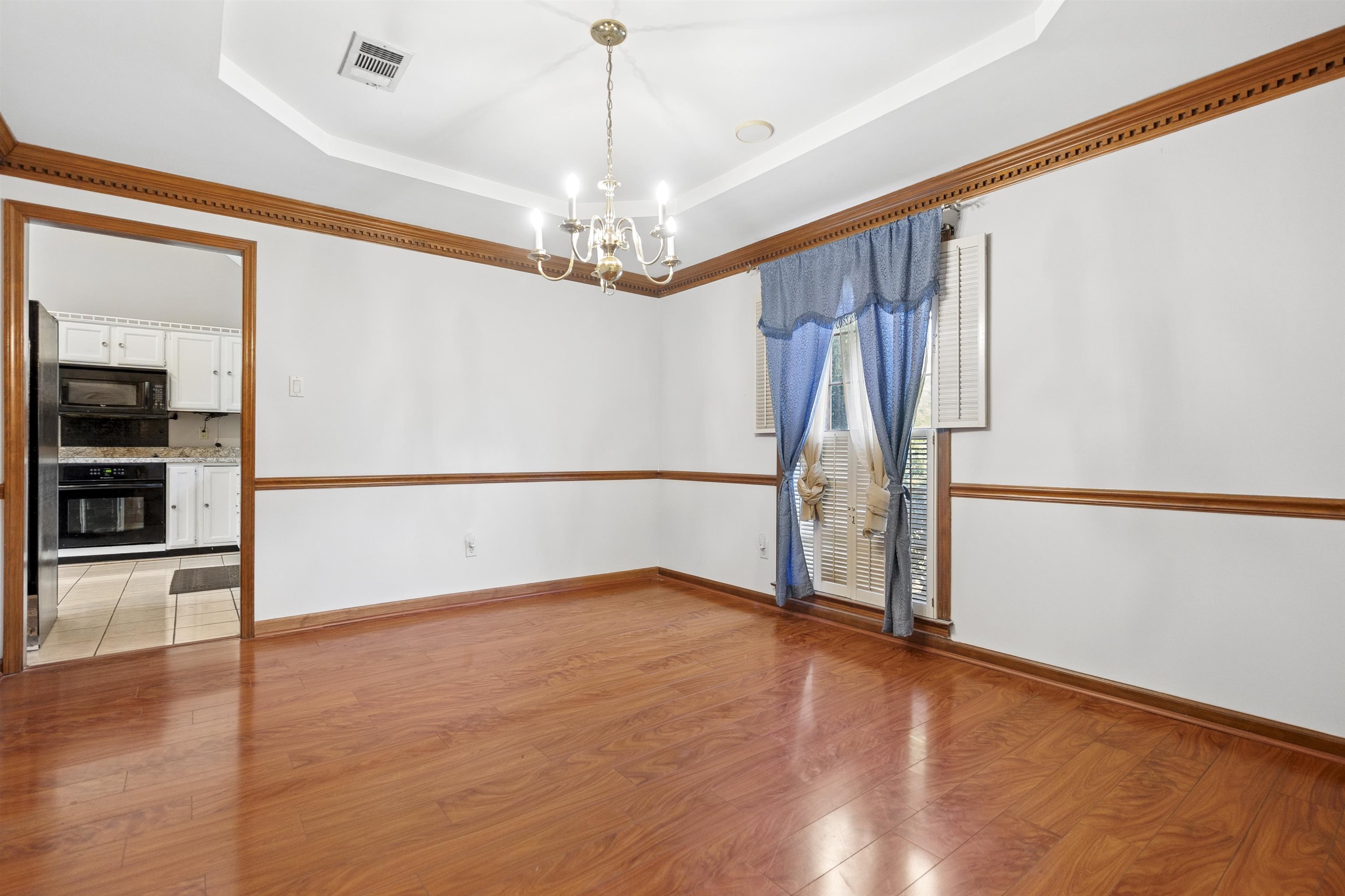 2033 Westbriar Dr Property Photo 19