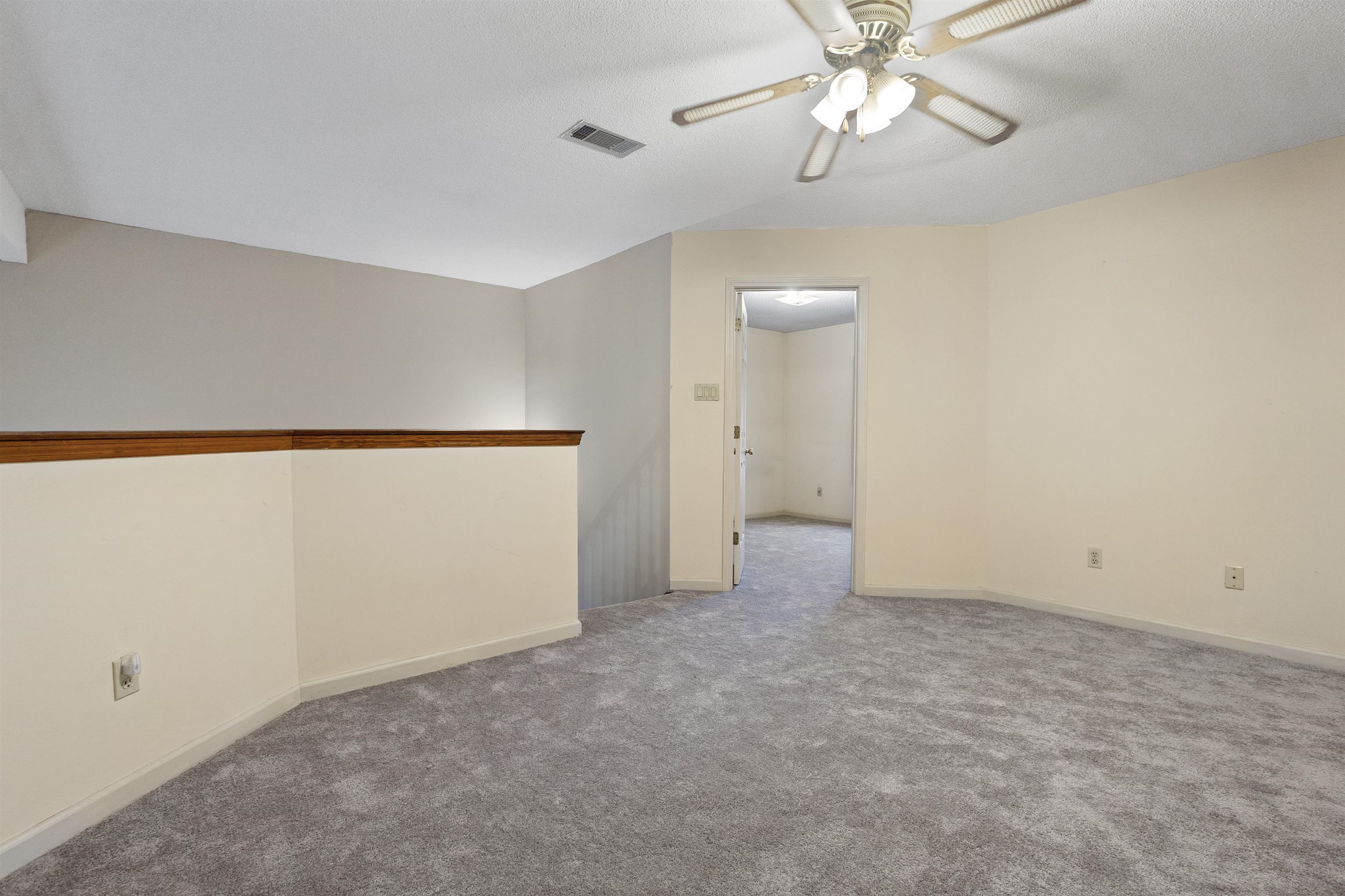 2033 Westbriar Dr Property Photo 23