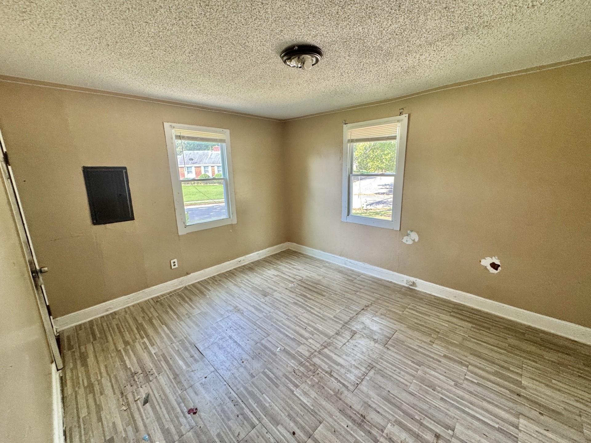 1500 Leland St Property Photo 3