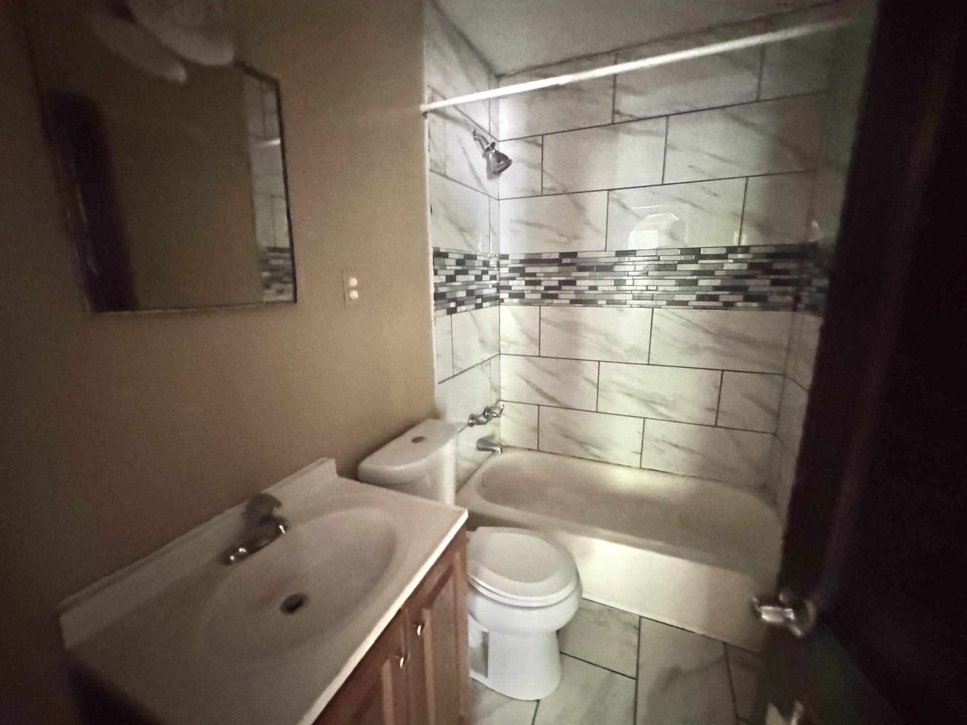 1500 Leland St Property Photo 6