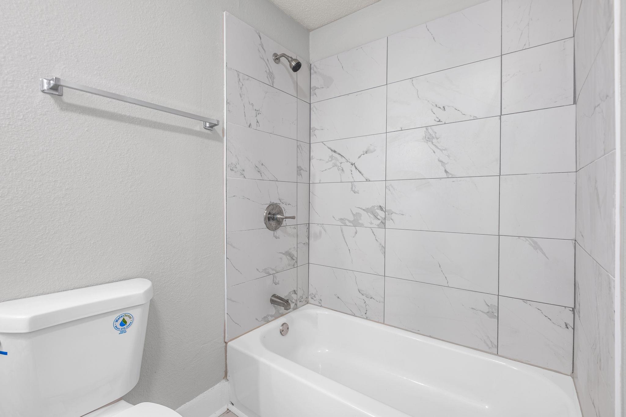 2442 Manchester Rd Property Photo 11