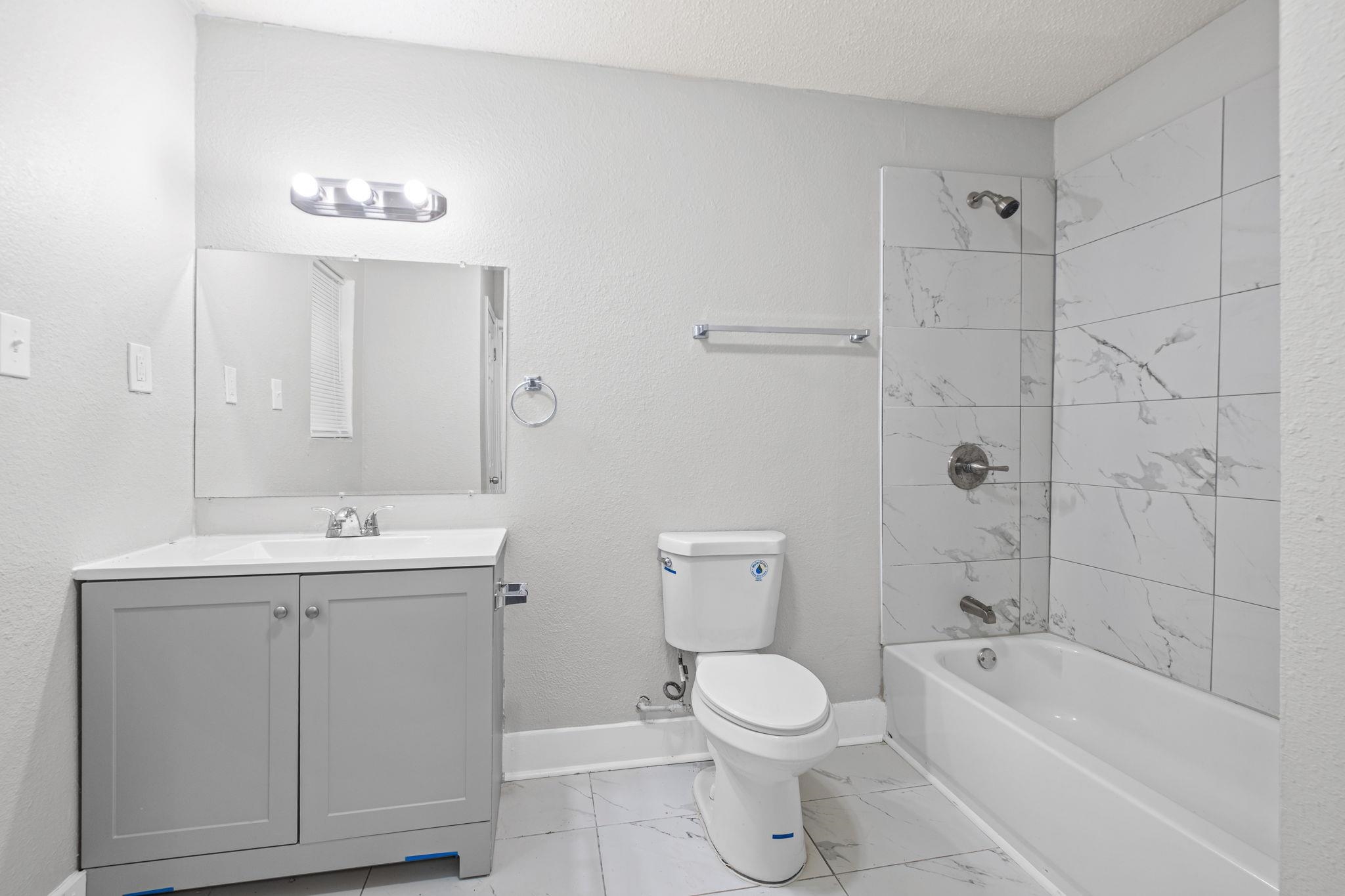 2442 Manchester Rd Property Photo 12