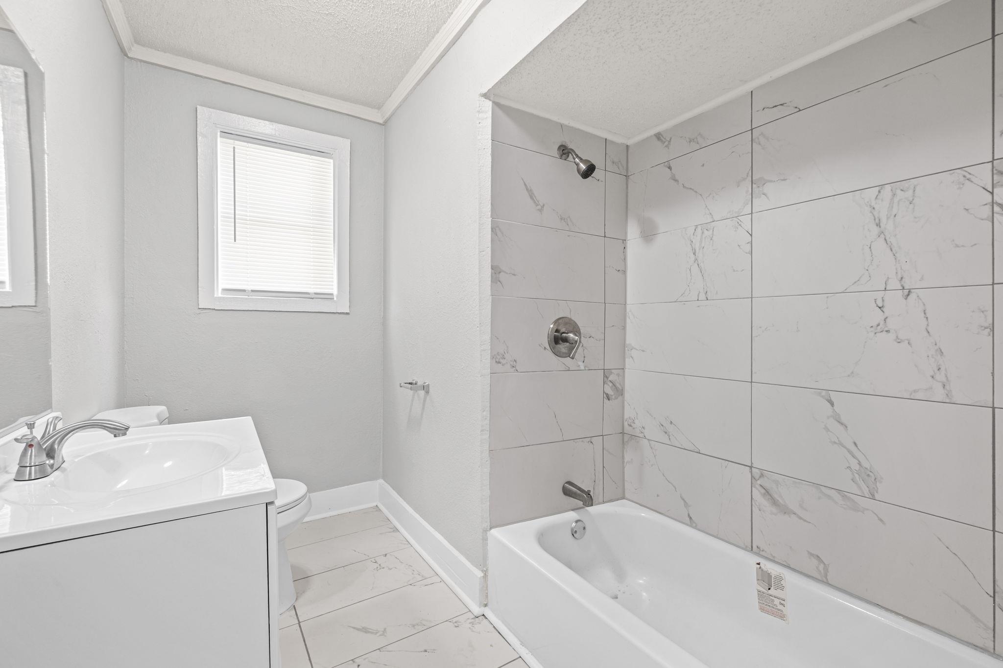 2442 Manchester Rd Property Photo 14