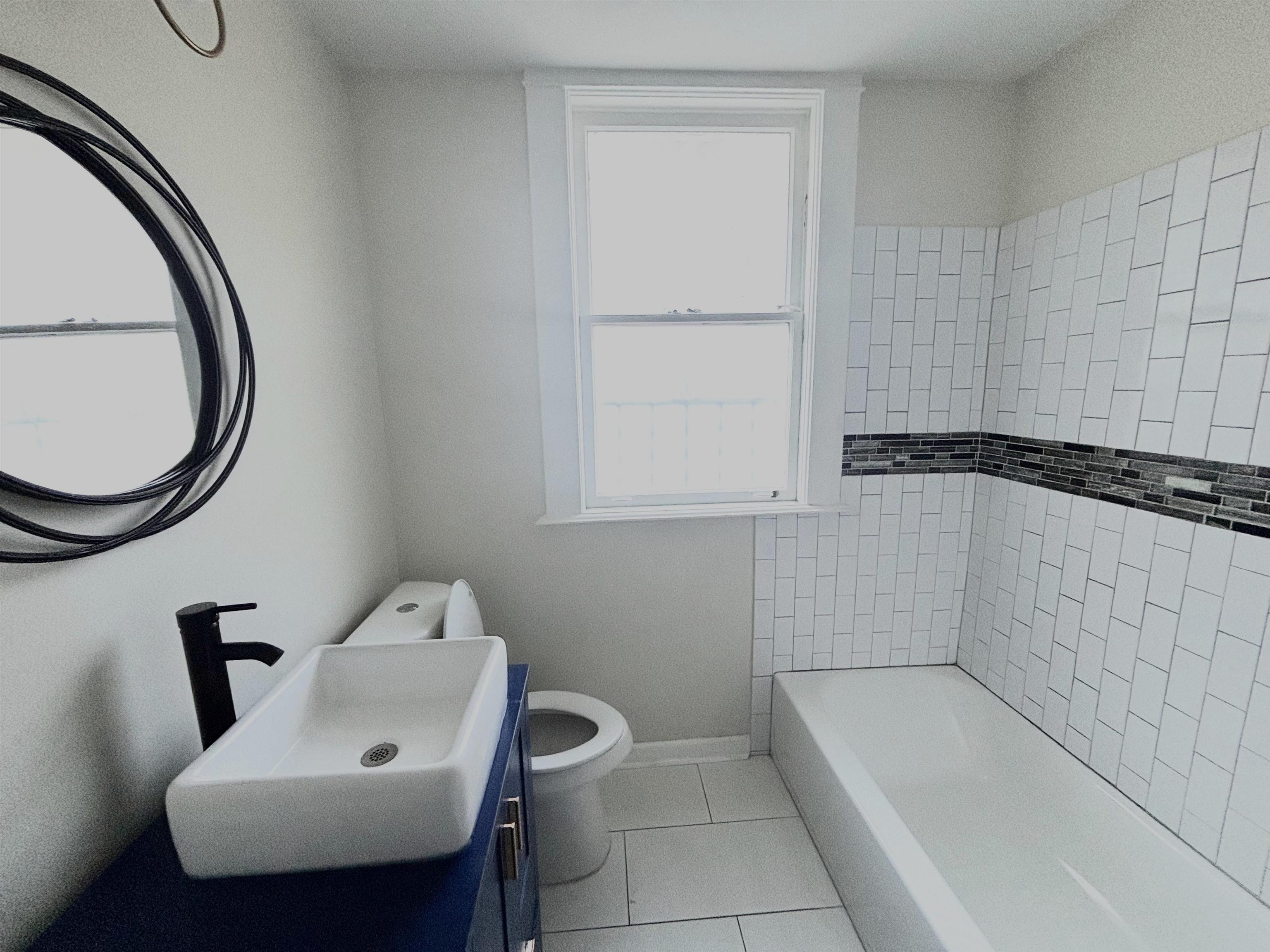 1062 Rozelle St Property Photo 5