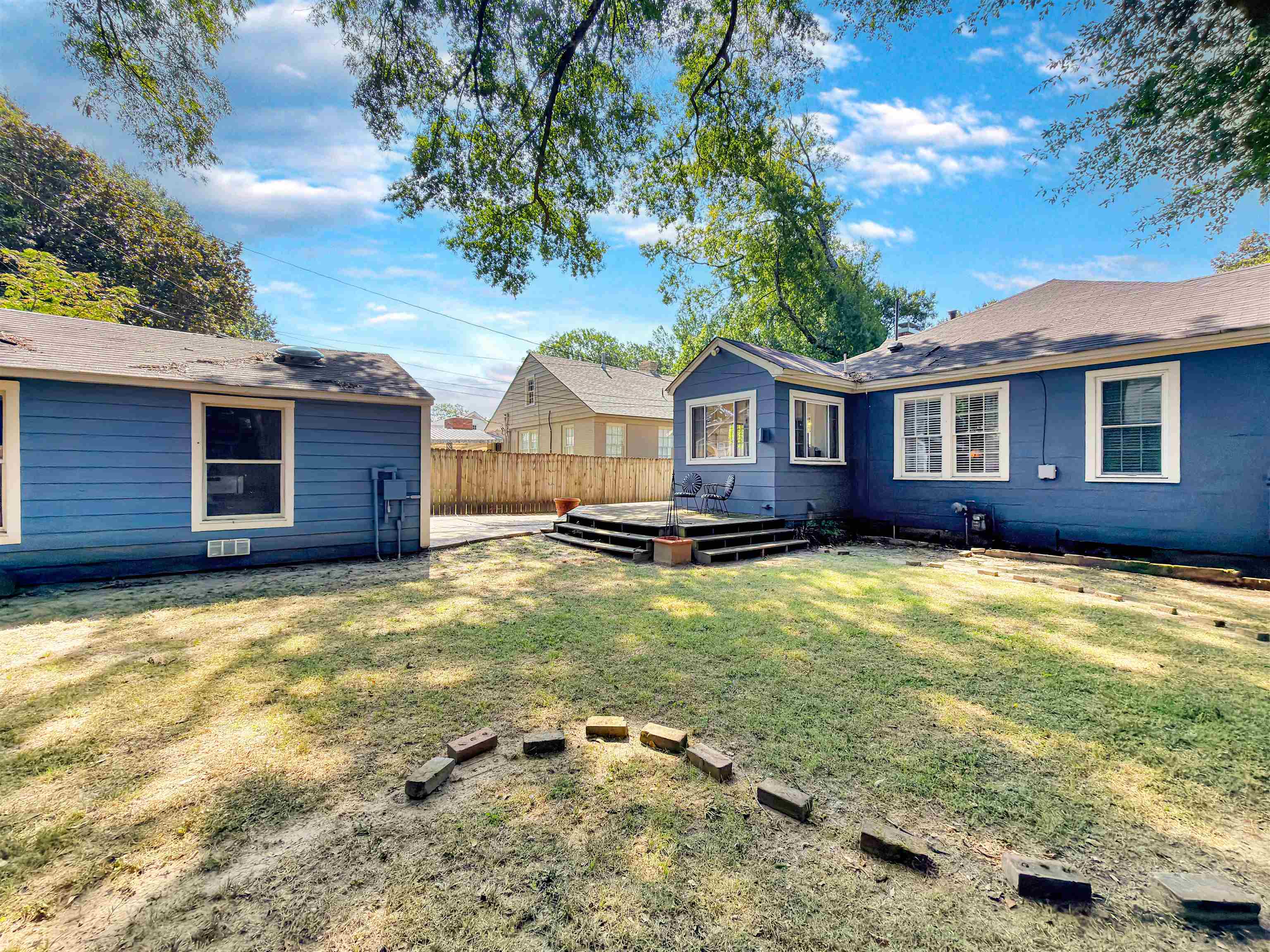 1868 Monticello Dr Property Photo 24