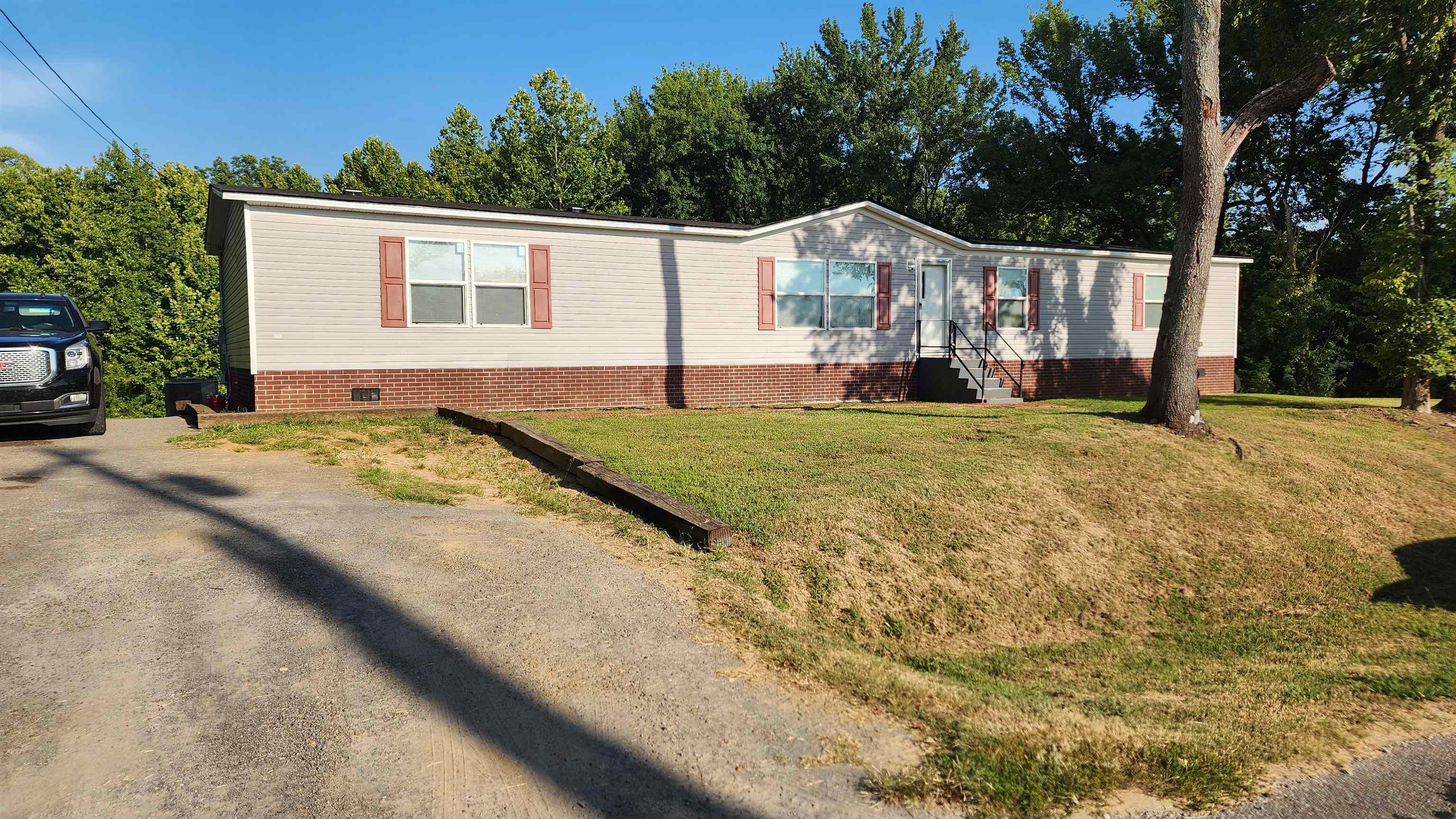 1124 Willie Paris Rd Property Photo 1
